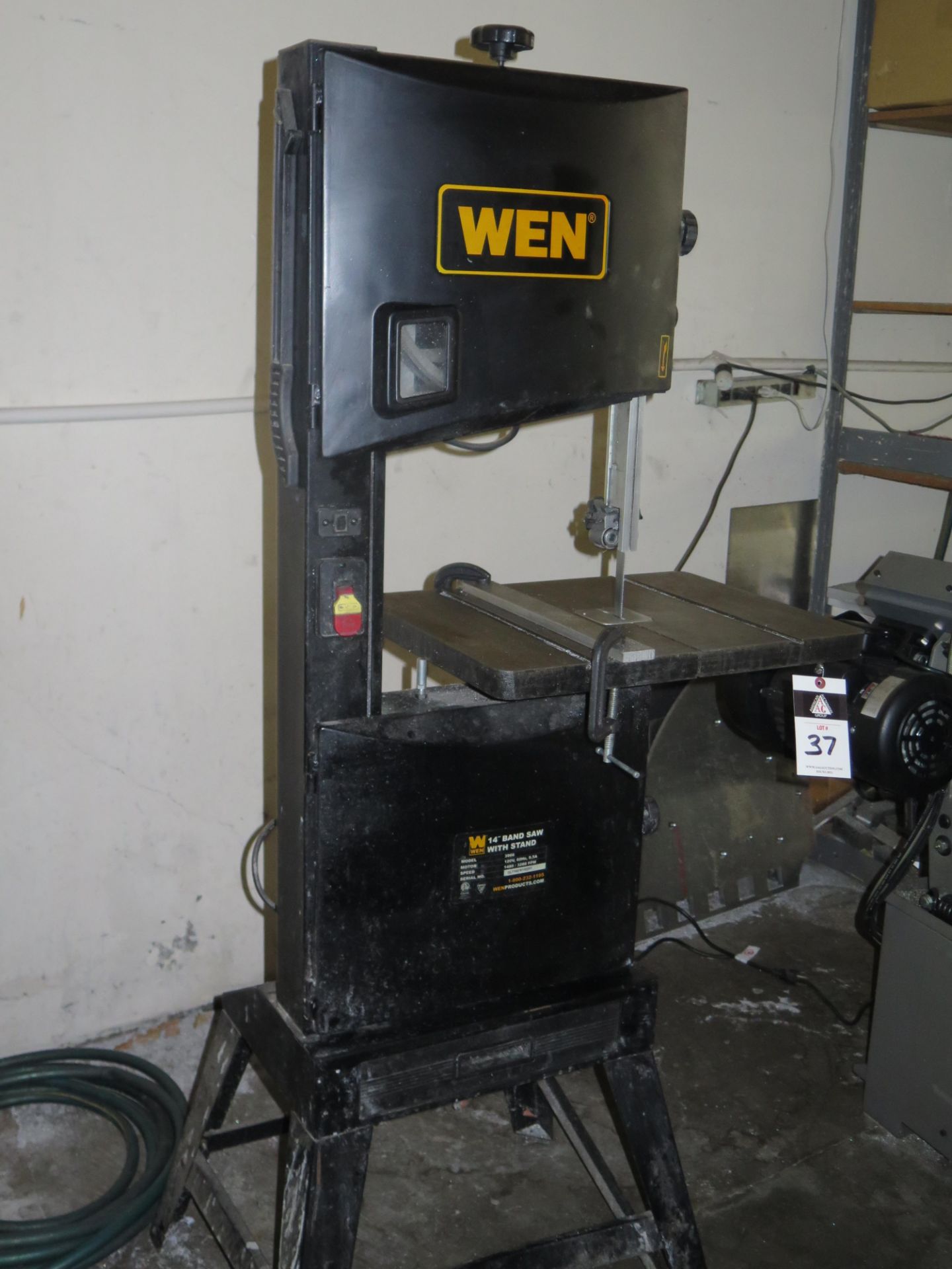 WEN 14” Vertical Band Saw s/n16” x 21 ½” Table (SOLD AS-IS - NO WARRANTY) - Image 2 of 5
