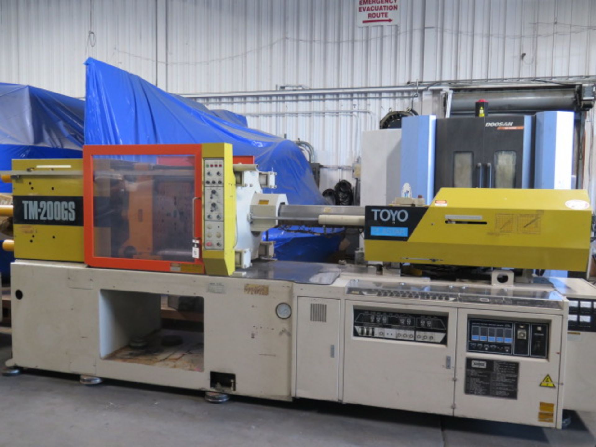 Toyo Machine “Plastar TM-200GS” 200 Ton Plastic Injection Molding Machine s/n 1033033, SOLD AS IS - Image 3 of 17