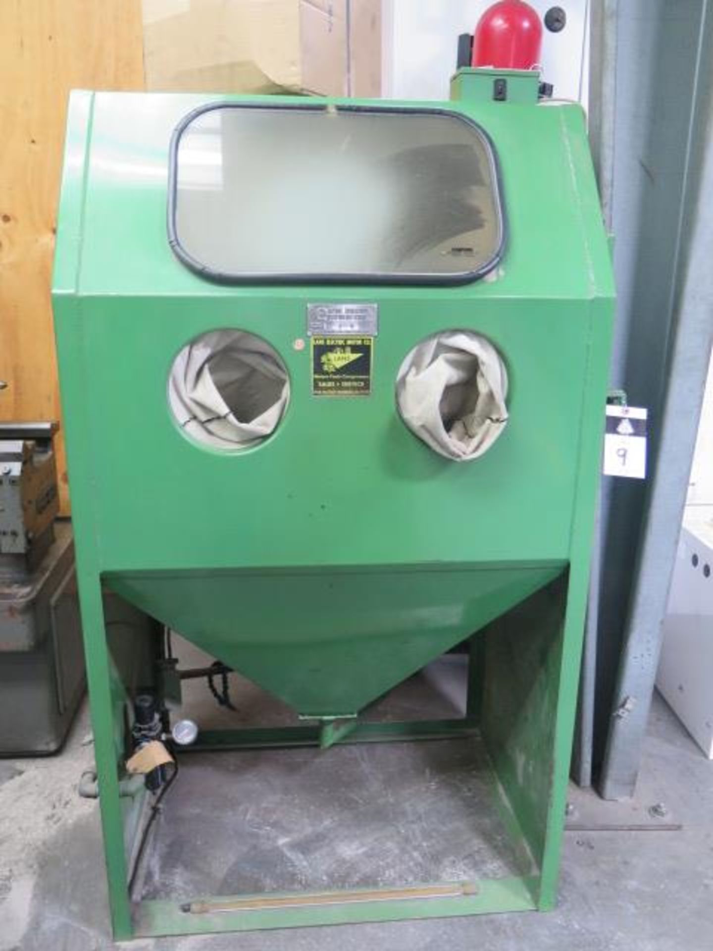 Empire S-26-1 Dry Blast Cabinet w/ Built-In Dust Collector (SOLD AS-IS - NO WARRANTY)