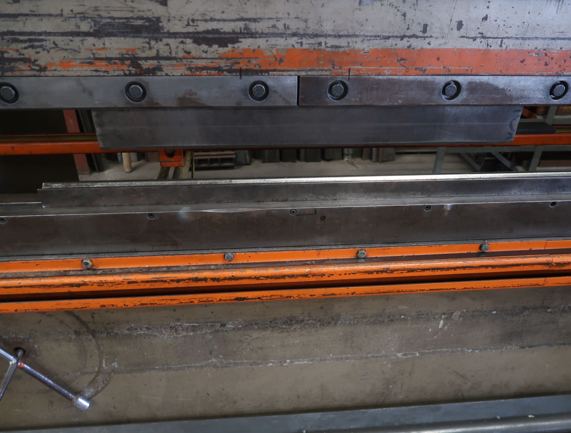 HTC 12' X 200-TON HYDRAULIC PRESS BRAKE, MDL. 200-12H, SN. 2852541 W/SET OF DIES - Image 4 of 6