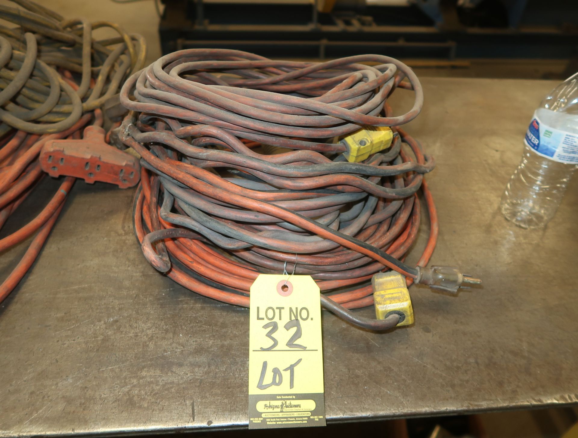 LOT EXTENSION CORDS