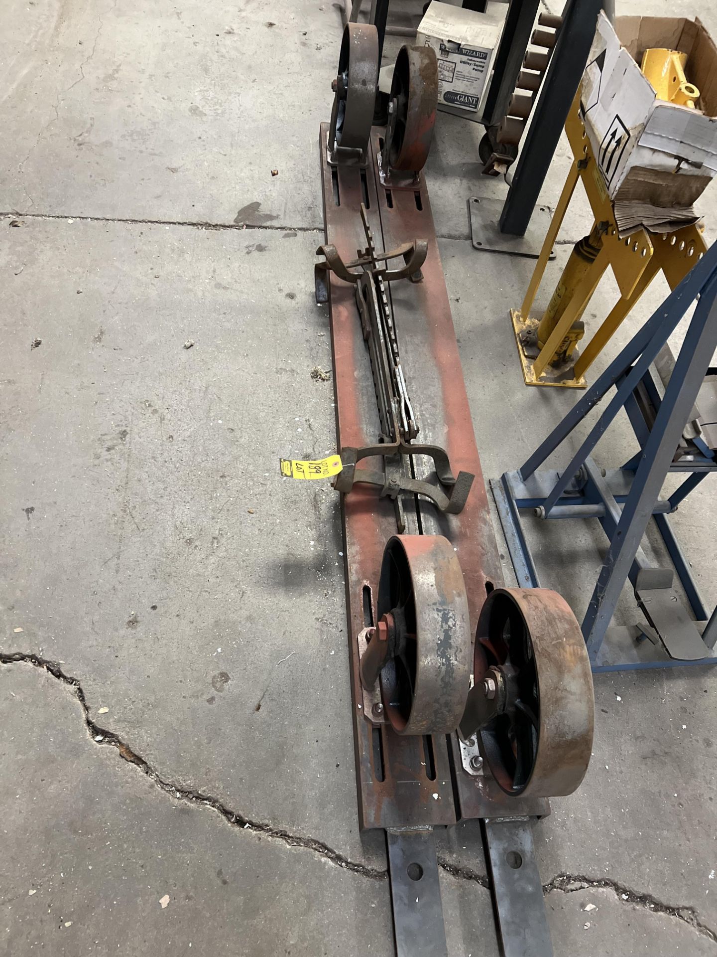 LOT MANUAL TANK ROLLERS & LADDER JACKS