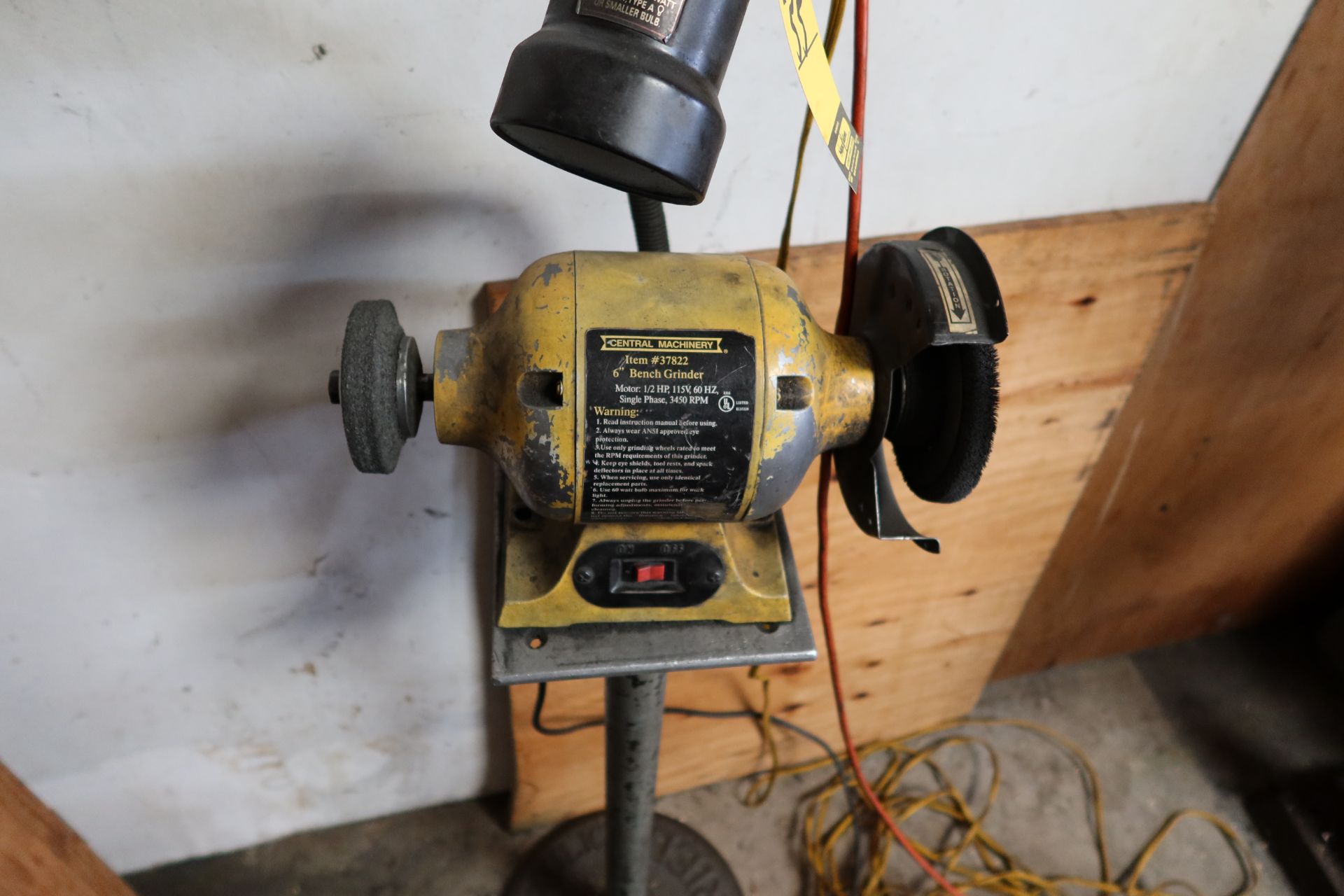 CENTRAL MACHINERY 6" BENCH GRINDER