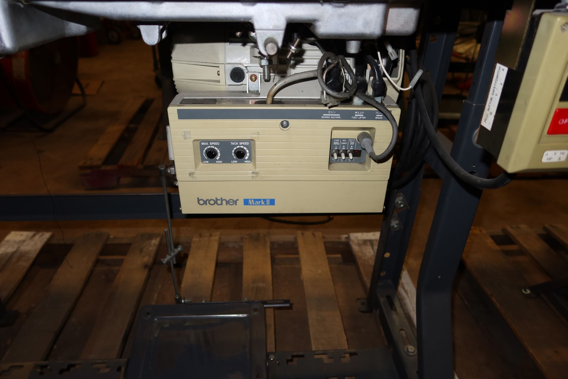 BROTHER EXEDRA INDUSTRIAL SEWING MACHINE E-40 - Image 4 of 4