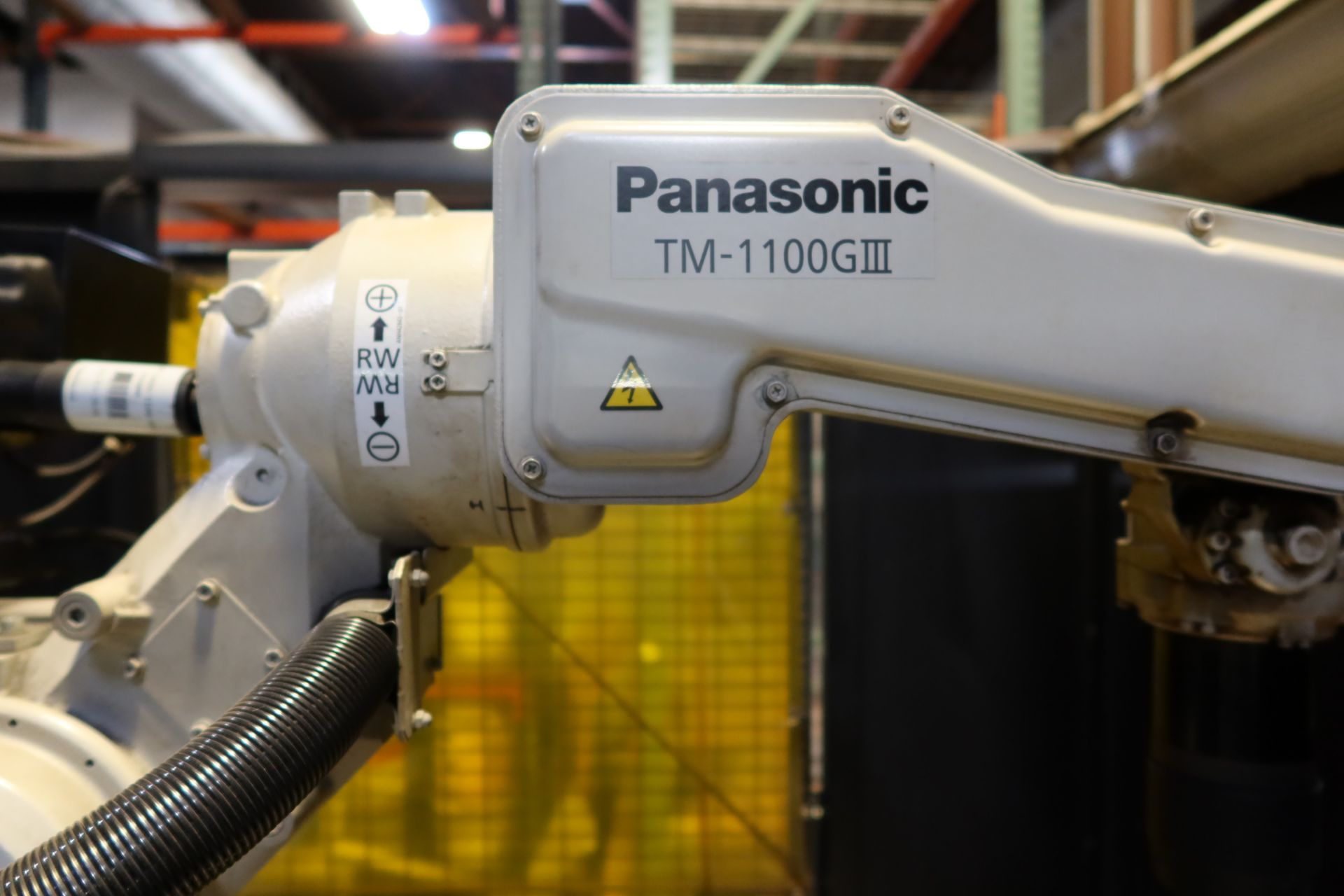 ROBOTIC GMAW WELDING CELL: 2015 MILLER PANASONIC PERFORMARC ROBOTIC WELDING SYSTEM MDL. PA250M SN. - Image 9 of 14