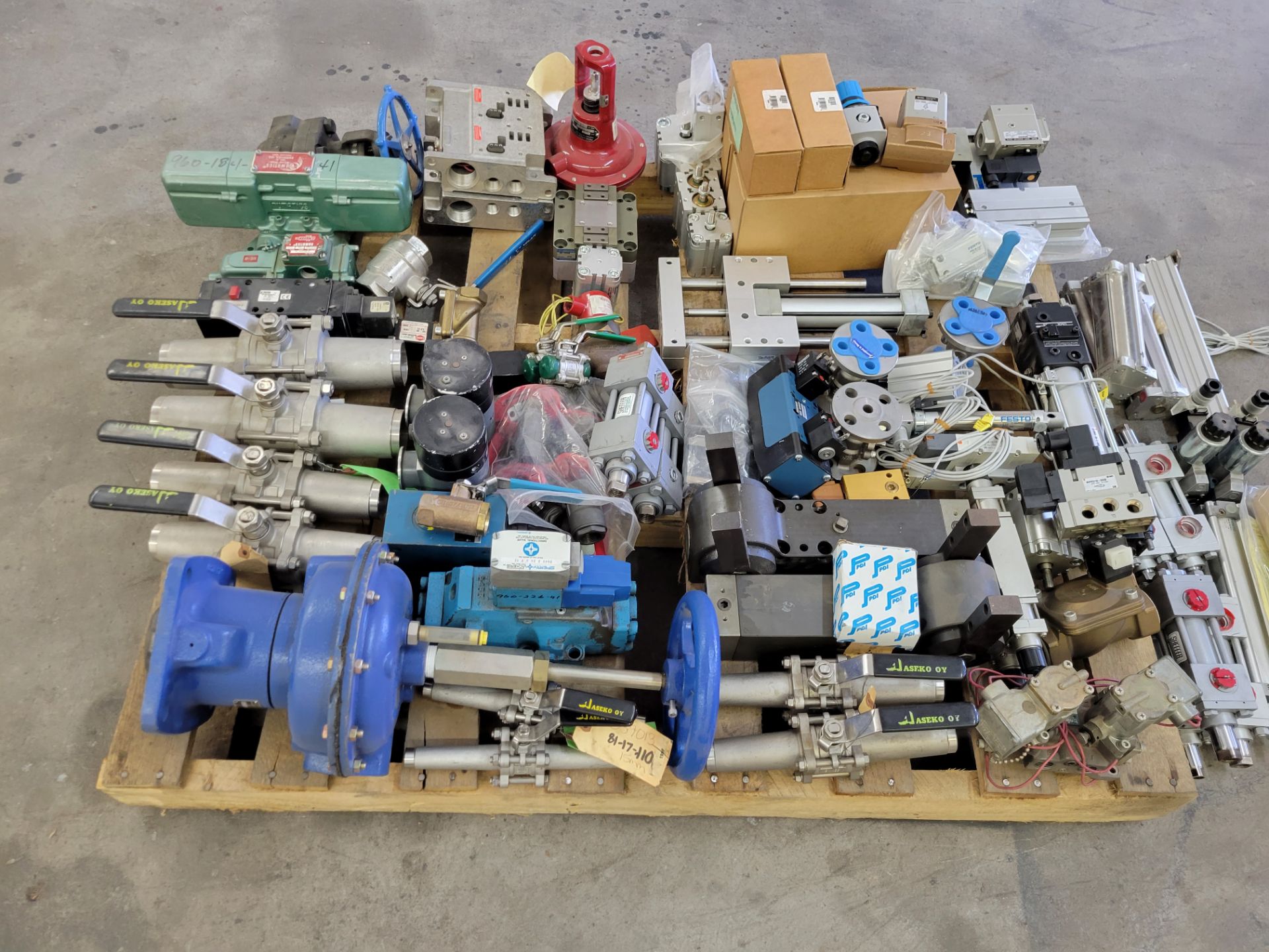 LOT VALVES & CYLINDERS - Image 4 of 5