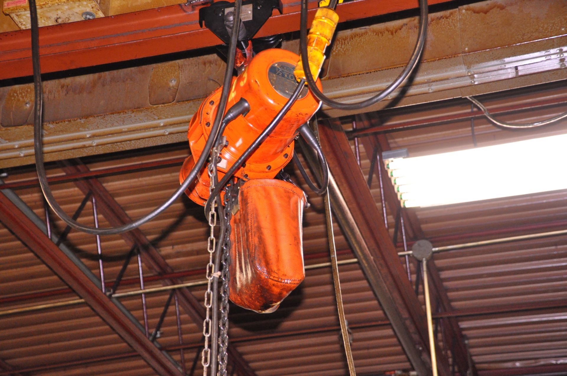 AccuLift 1/2-Ton Electric Hoist with Trolley - Image 2 of 3