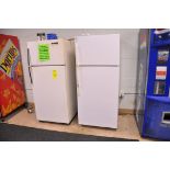 Lot-(2) Top/Bottom Refrigerator/Freezers and (4) Microwaves (Breakroom)