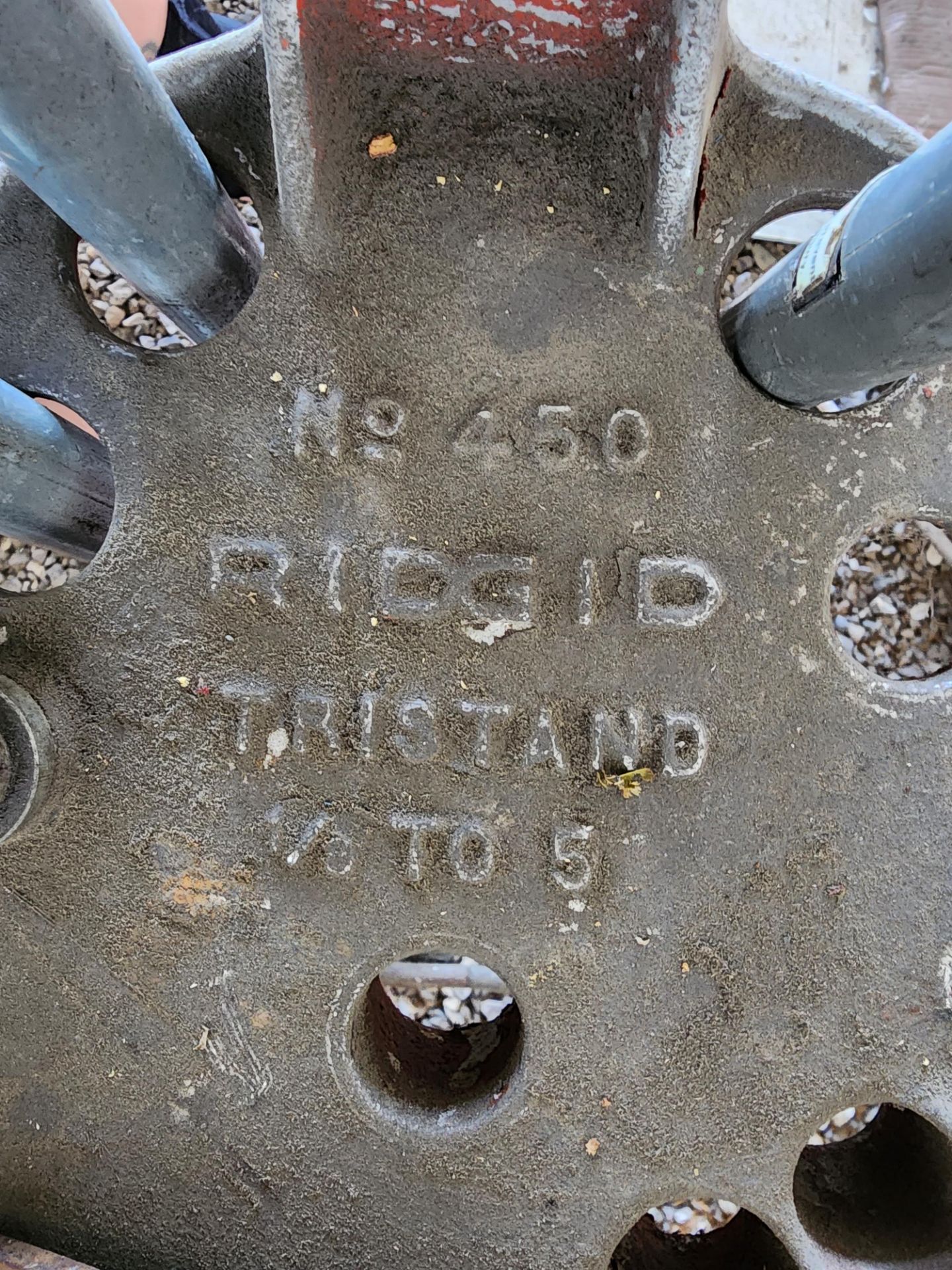 Ridgid Model No. 450 Tri-Stand w/(4) Hand Held Threaders (1/2, 3/4, 1 & 2) - Image 2 of 6