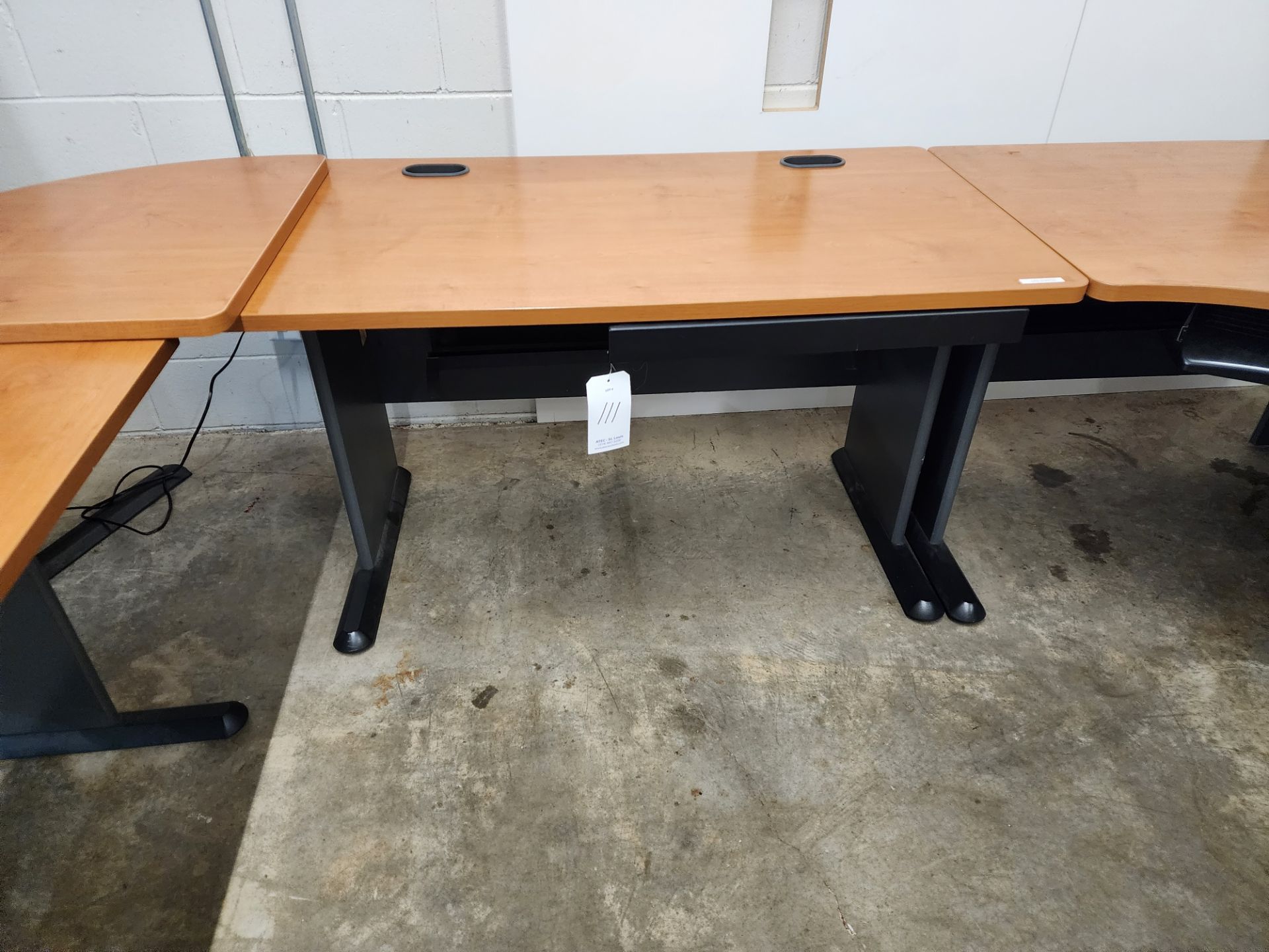 4-Piece U-Shaped Workstation w/Bridge, Keyboard Tray, Pencil Tray & Rolling Office Chair (Keyboard - Image 3 of 15