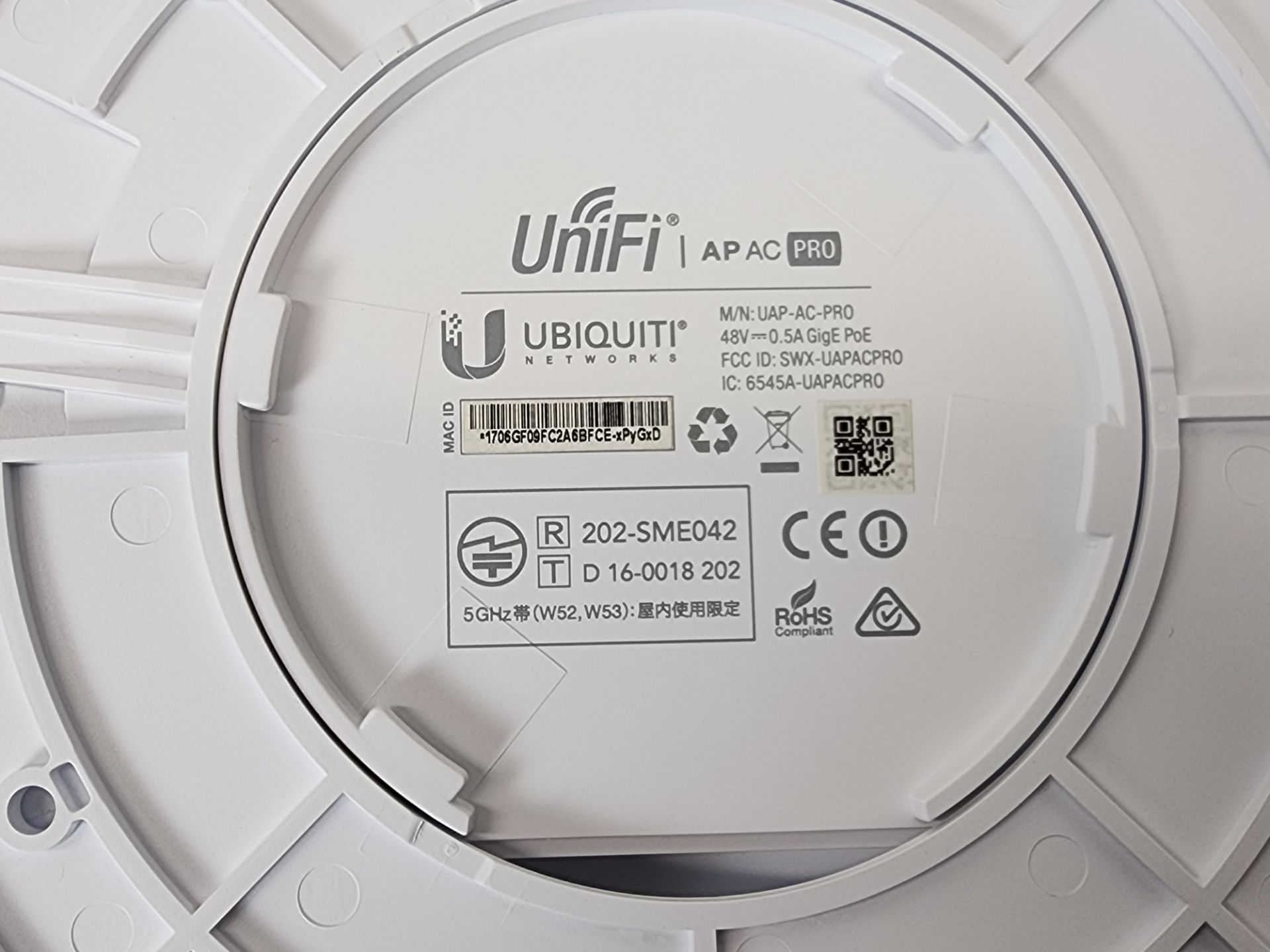 Ubiquiti UniFi Model UAP-AC-Pro Dual Band Access Point, 2.4 GHz & 5 GHz Bands, w/Ceiling & Wall - Image 3 of 3