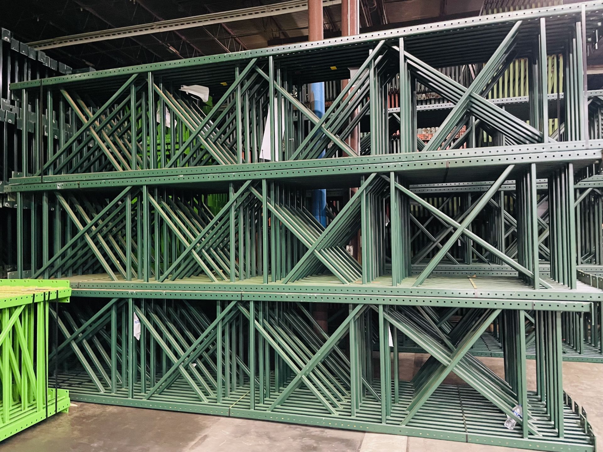 (30X) USED RIDGE U RACK UPRIGHT. SIZE 18'H X 42"D, 3"X 3" GREEN - Image 2 of 3