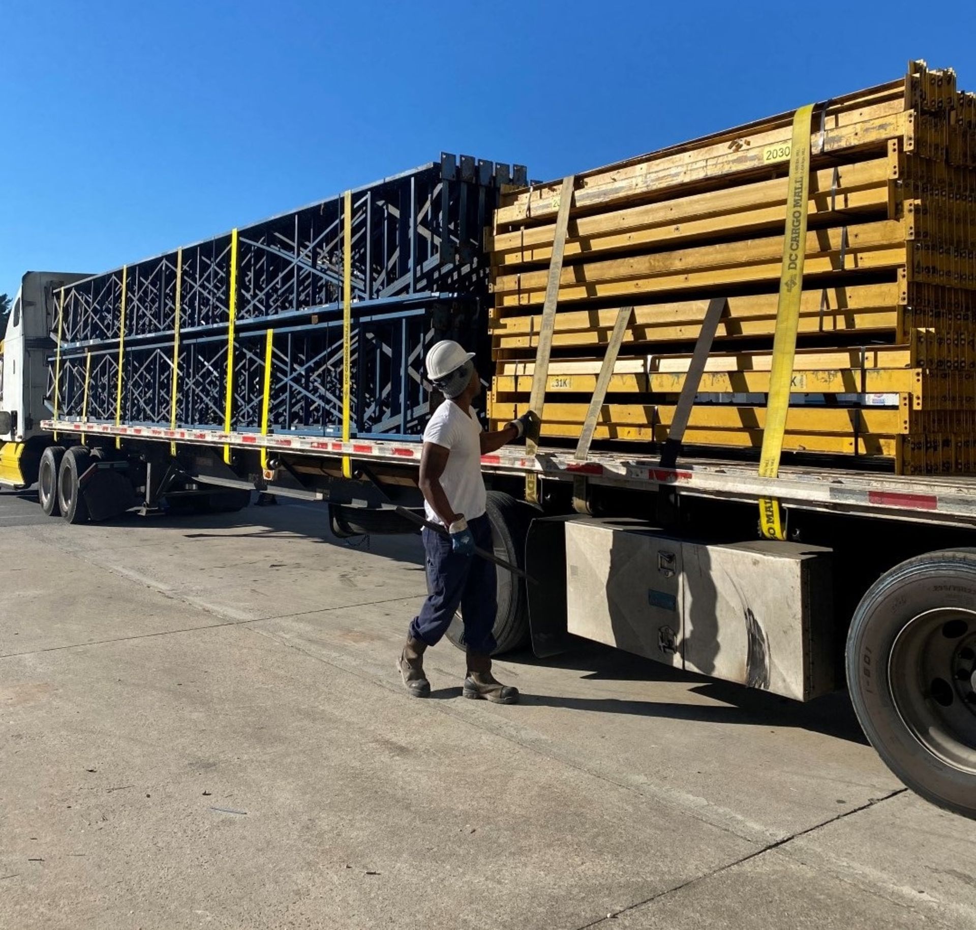 LOT OF TRUCK LOAD OF STRUCTURAL PALLET RACKS 30'H X 36"D X 112"L