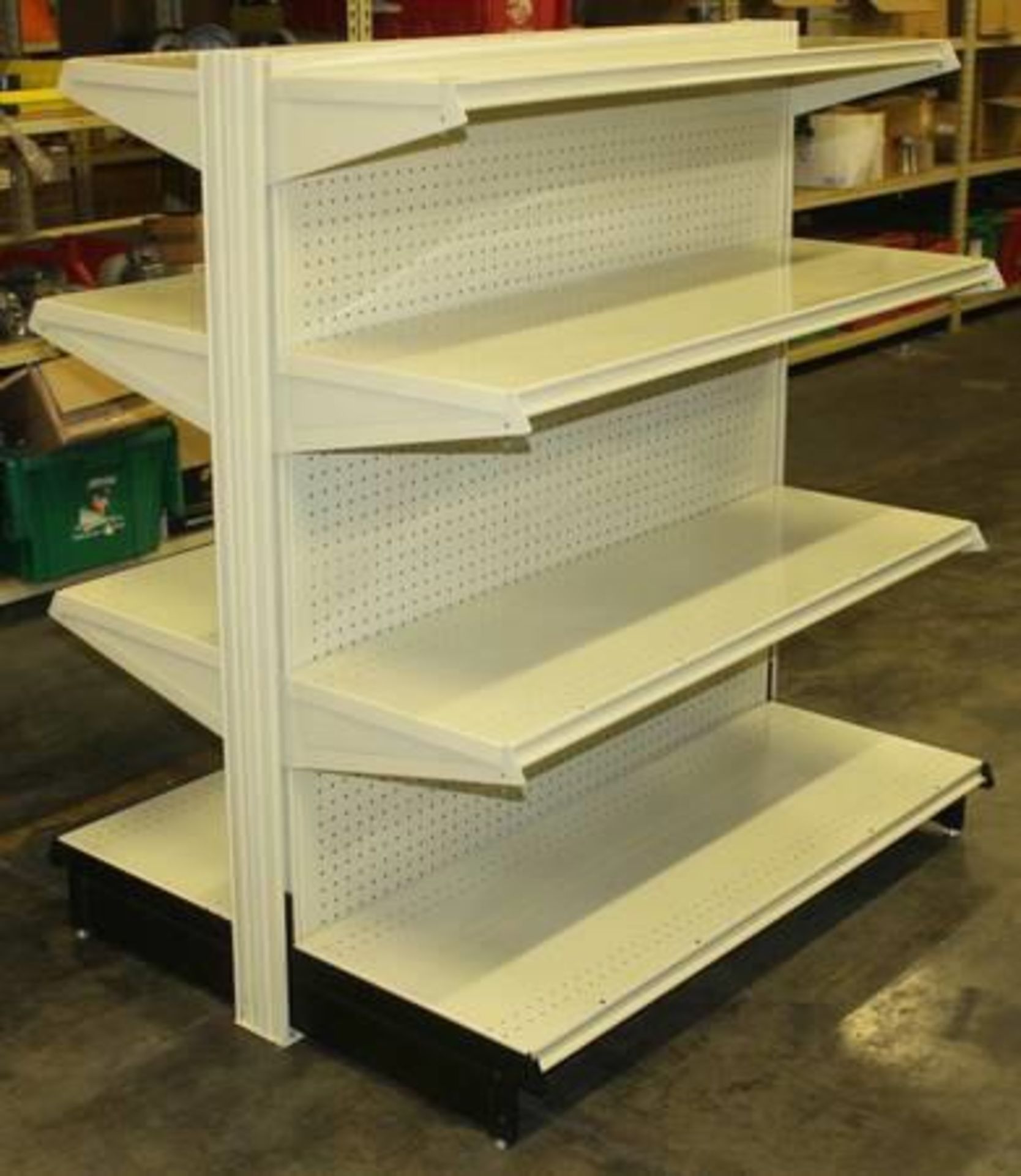 5 SECTIONS OF GONDOLA SHELVING WITH 4 SHELVES LEVEL DOUBLE SIDED