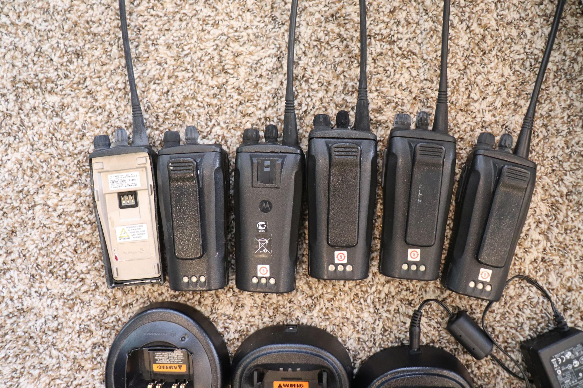 Box lot of six Motorola Two-Way Radios, model Radius CP200, comes with three charging stands - Image 4 of 5