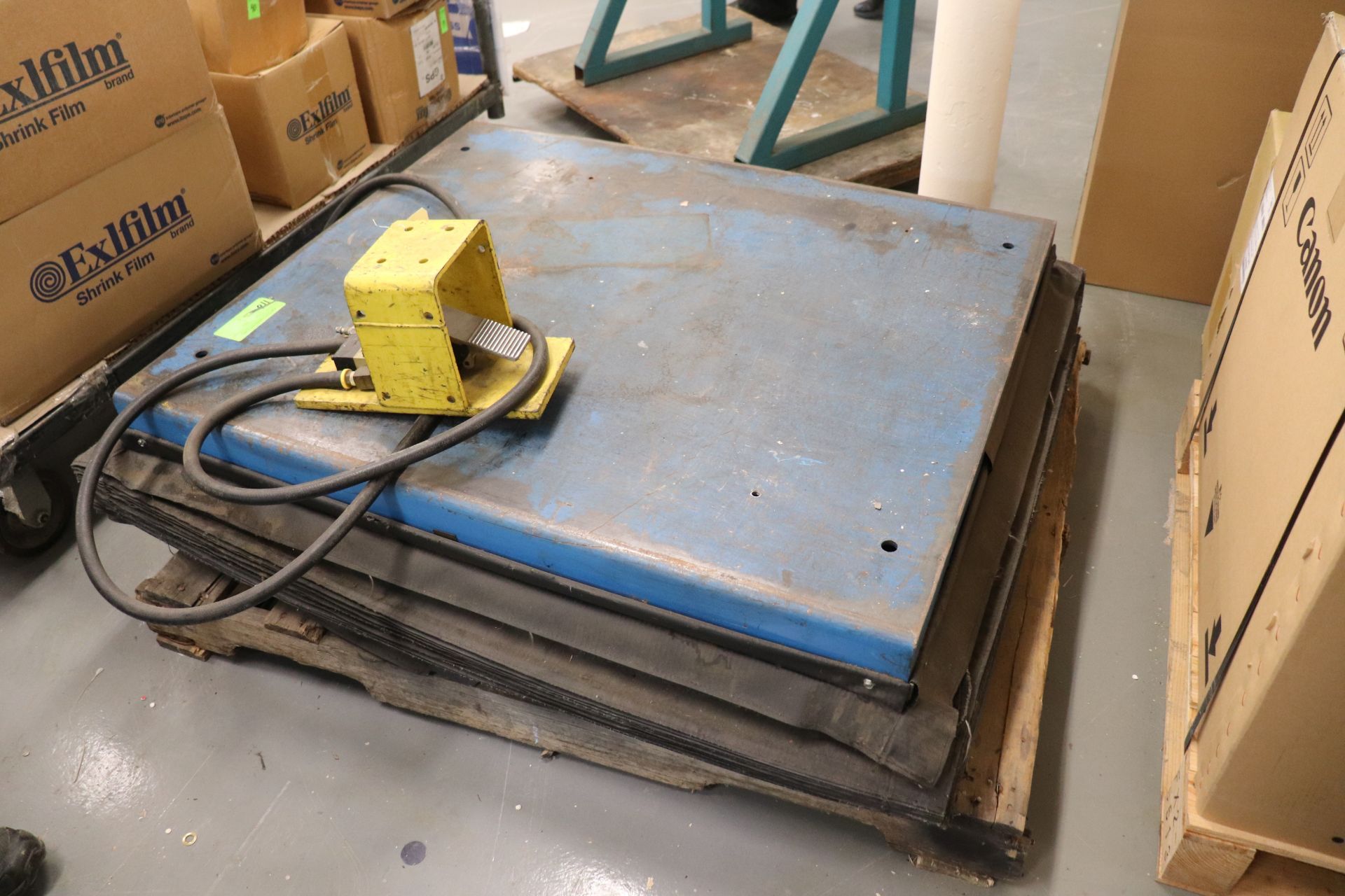 Norgreen Hydraulic lift, model K81E, 36 x 42