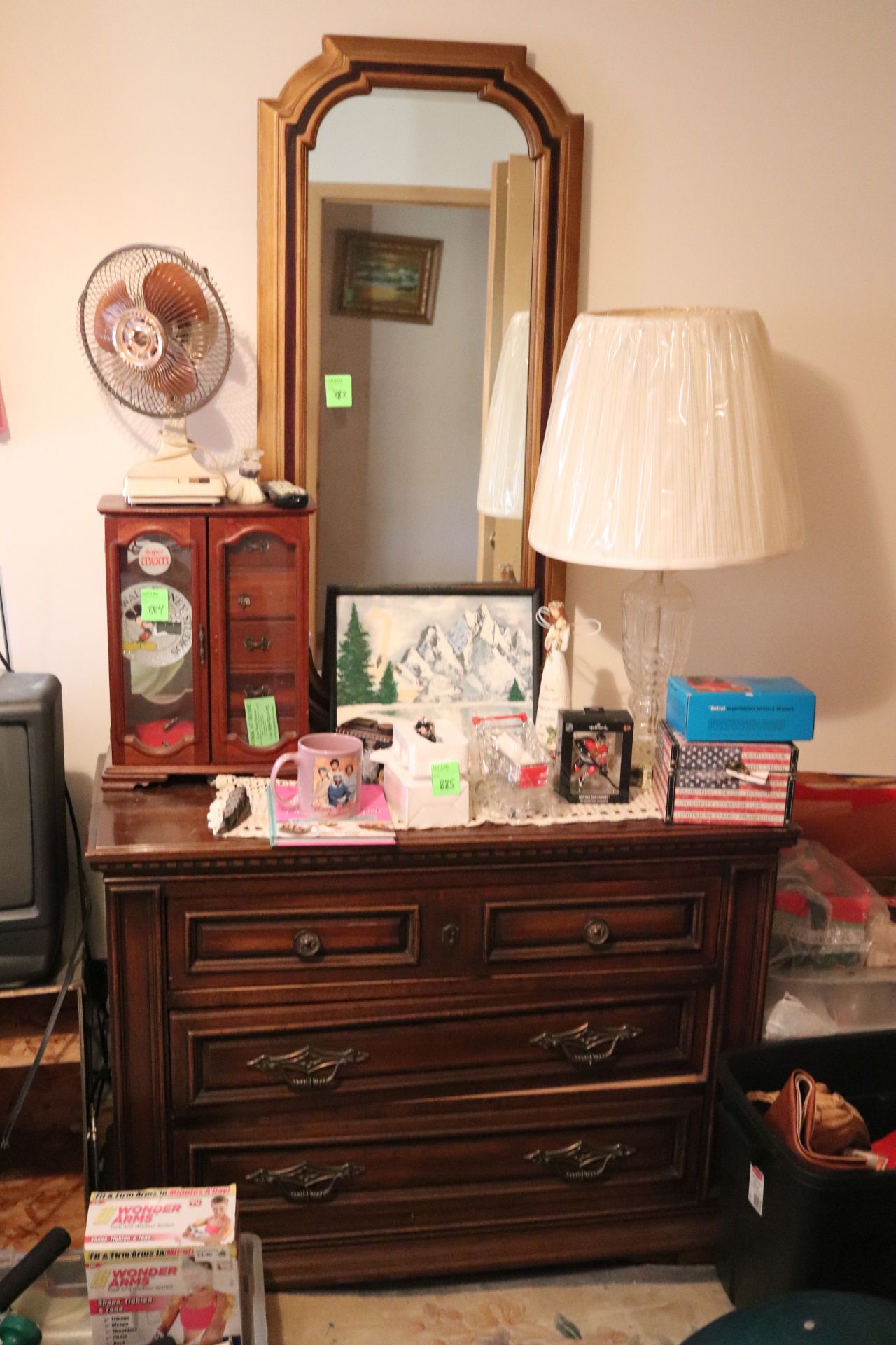 Dresser fitted with three drawers and a mirror