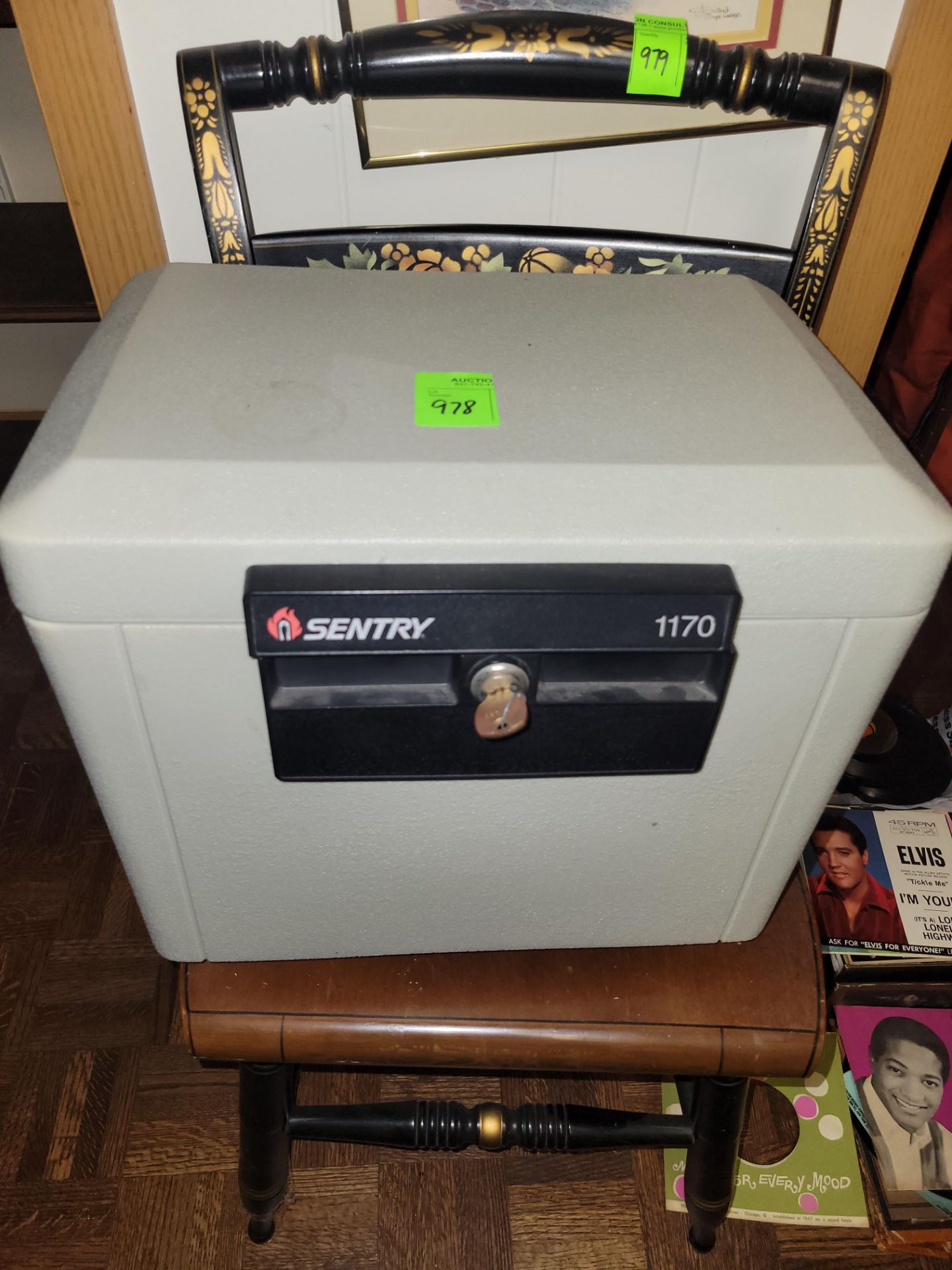 Sentry 1170 lock box