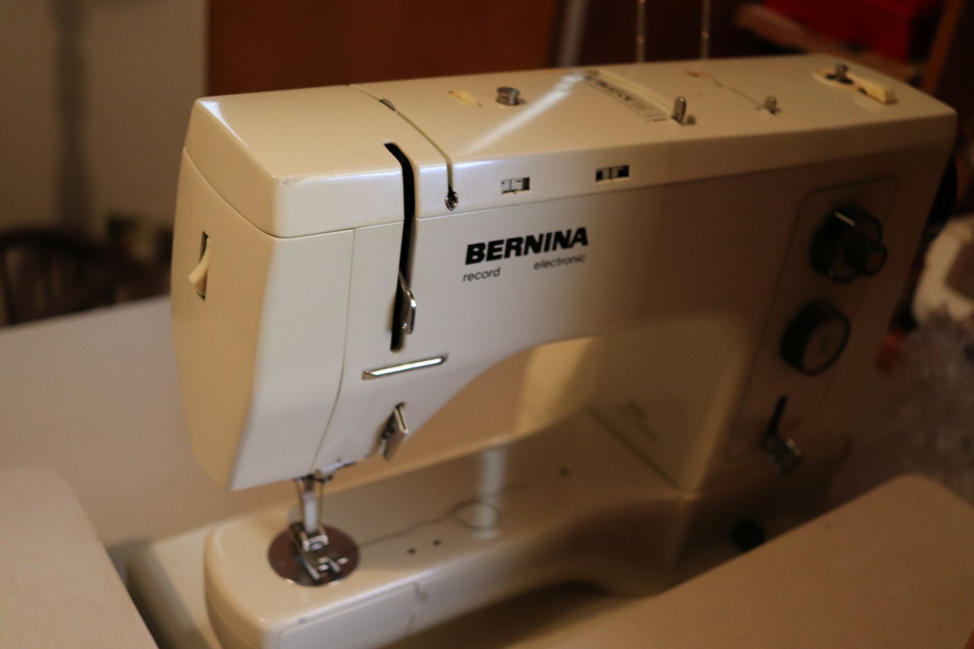 Bernina sewing machine, model 830, with hideaway cabinet and sewing supplies - Image 3 of 5