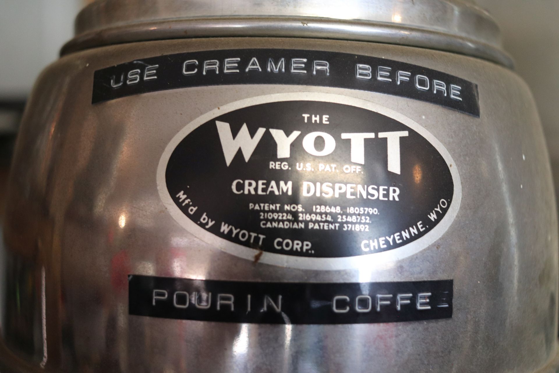Cream dispenser by Wyott - Image 2 of 5