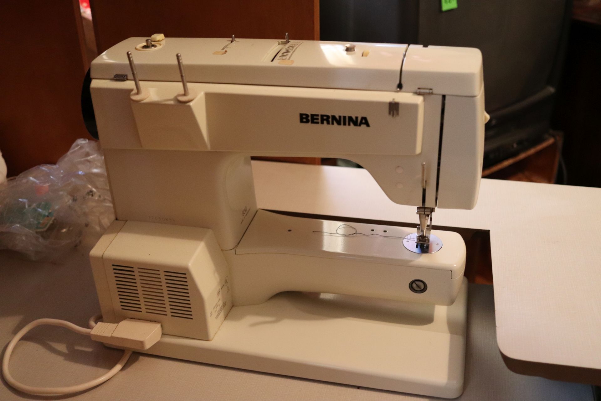 Bernina sewing machine, model 830, with hideaway cabinet and sewing supplies - Image 2 of 5