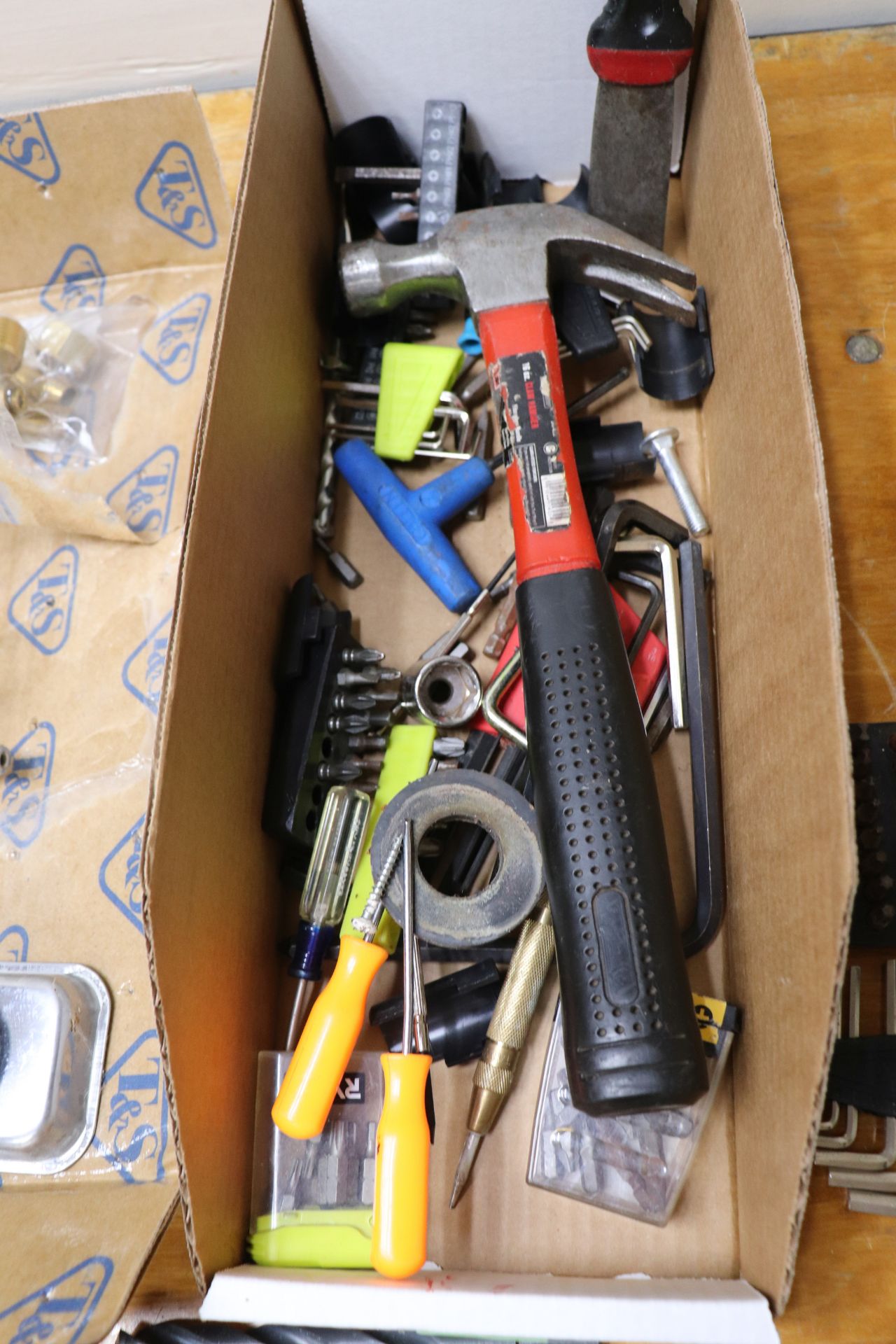 Miscellaneous hand tools and driver bits - Image 6 of 6
