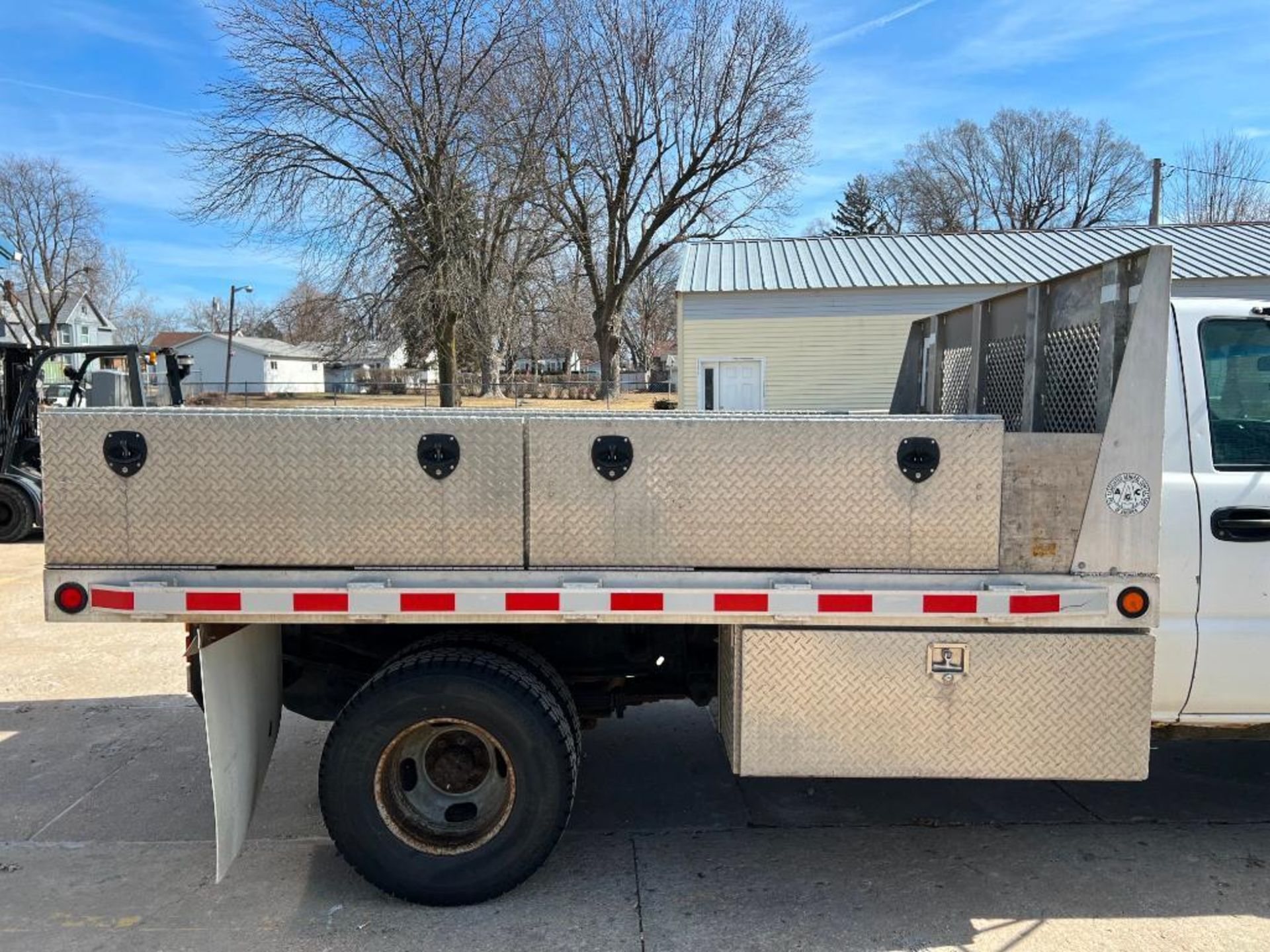 2003 GMC 3500 4 x 4 Dually Work Truck, VIN #1GDJK34133E236938, Miles 203,630, Rebuilt Automatic Tran - Image 20 of 22