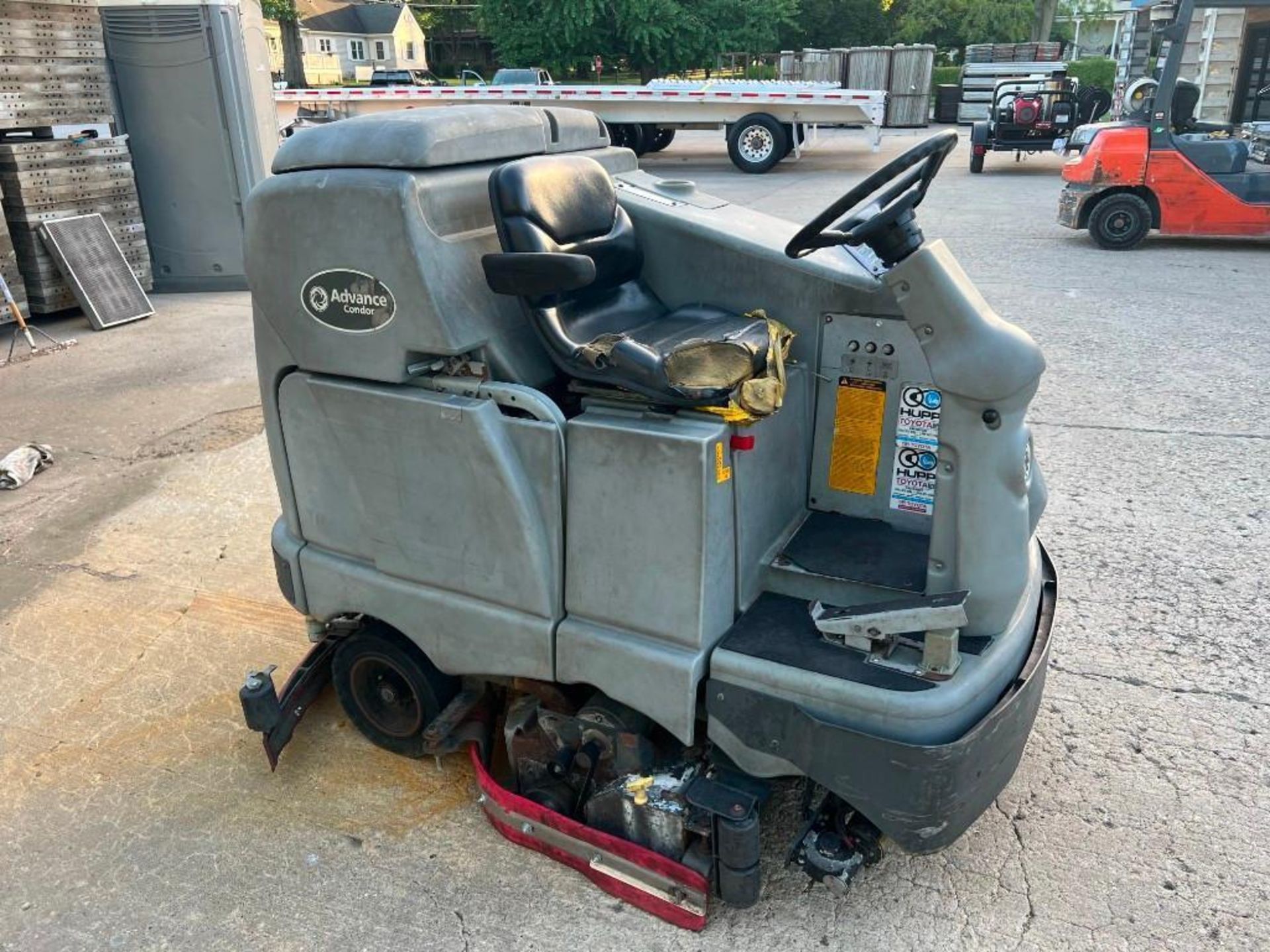 Advance Condor 4530C Floor Scrubber, Serial # 1909275. Located in Mt. Pleasant, IA.