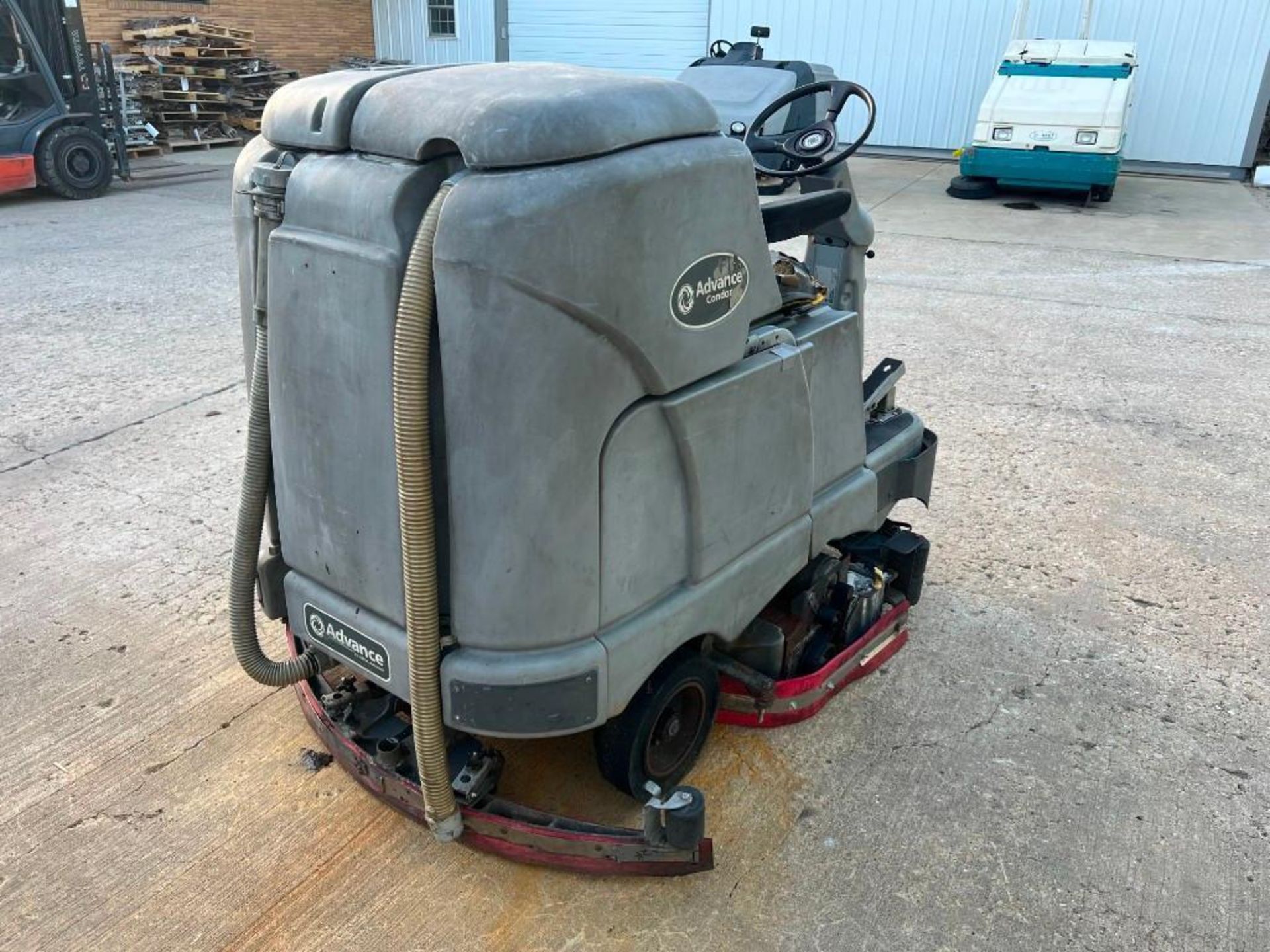 Advance Condor 4530C Floor Scrubber, Serial # 1909275. Located in Mt. Pleasant, IA. - Image 4 of 10