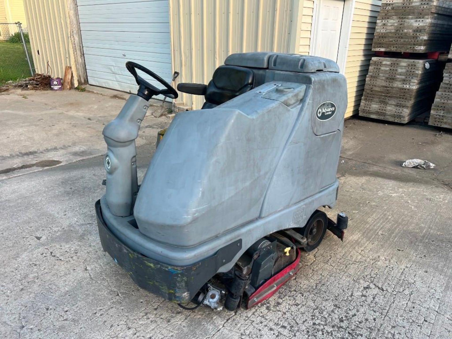 Advance Condor 4530C Floor Scrubber, Serial # 1909275. Located in Mt. Pleasant, IA. - Image 2 of 10