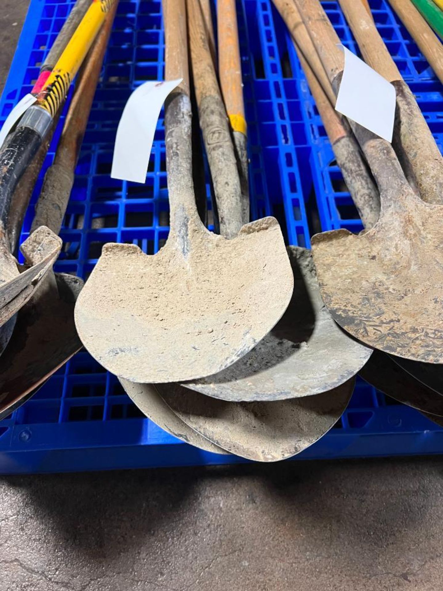 (5) Round Point Shovels. Located in Mt. Pleasant, IA