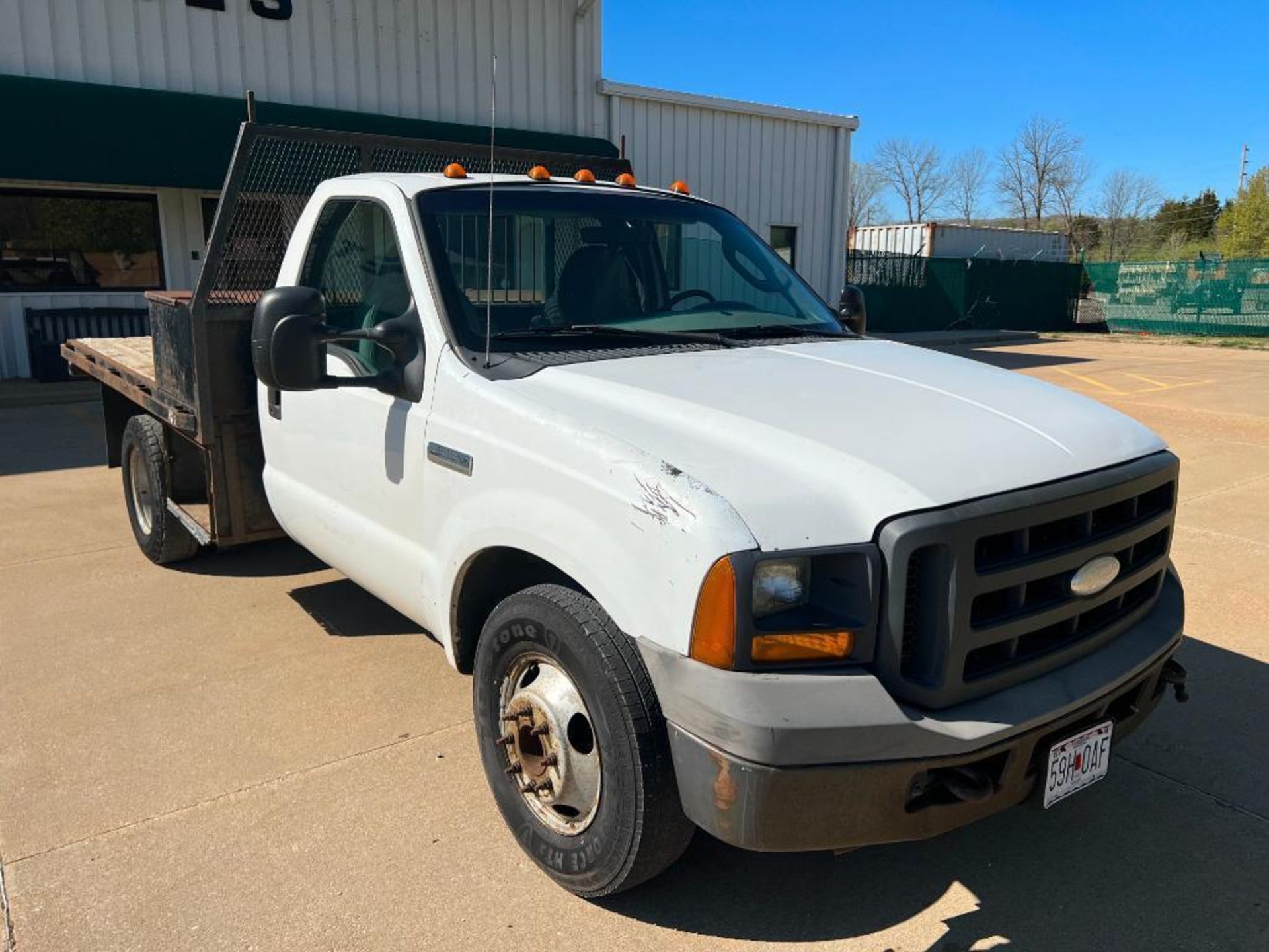 2005 Ford F-350 XL Super Duty Flat Bed Dually Pick up Truck, VIN #1FDWF36P55EA47254, Miles 377,413, - Image 2 of 23