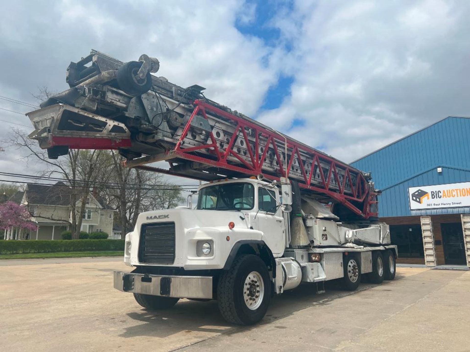 2005 Mack RB688S Truck, VIN #1M2AM08C05M006559, Mileage 125,836, Engine Hours 13,500, Mack 309LR 9 S - Image 2 of 54