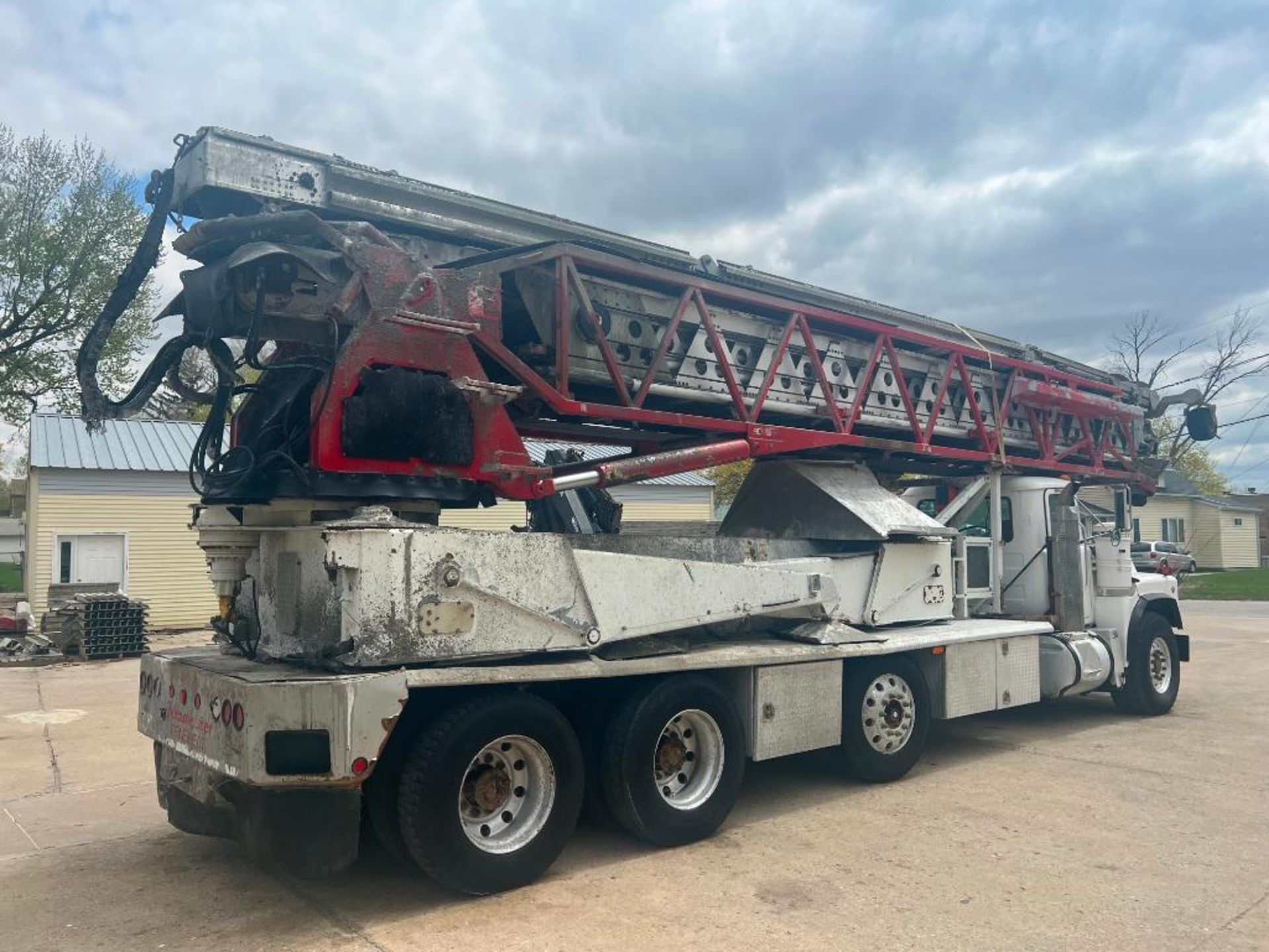 2005 Mack RB688S Truck, VIN #1M2AM08C05M006559, Mileage 125,836, Engine Hours 13,500, Mack 309LR 9 S - Image 4 of 54