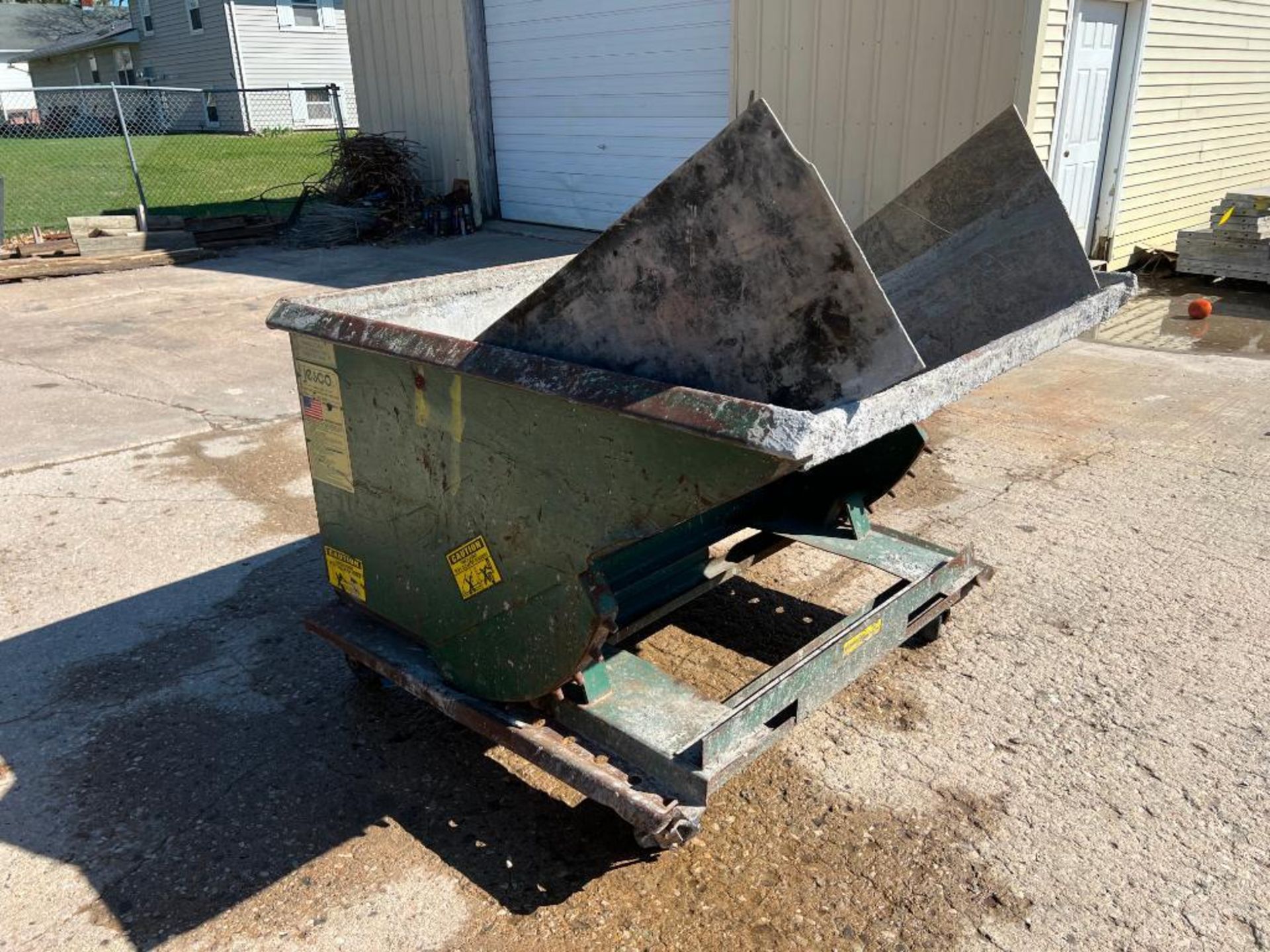 Jesco Self Dumping Trash Hopper, Model 211541, 1.5 Yd Cubic Cap, 4000# Cap Max,. Located in Mt. Plea