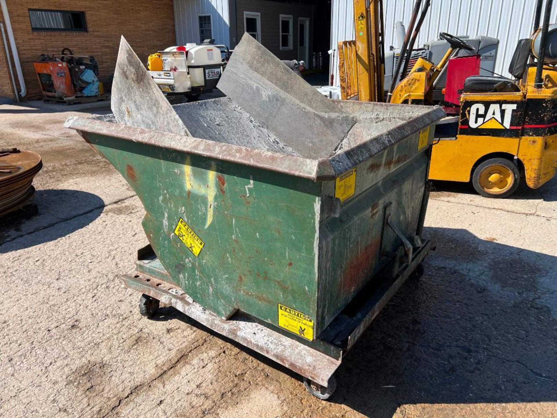 Jesco Self Dumping Trash Hopper, Model 211541, 1.5 Yd Cubic Cap, 4000# Cap Max,. Located in Mt. Plea - Image 3 of 5