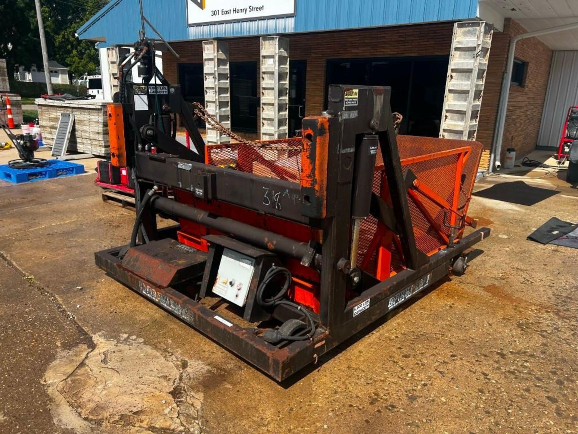 Speed-Lift SL5000-A loading dock lift, 5000 LB capacity, platform 60" x 84", Located in Mt. - Image 3 of 12