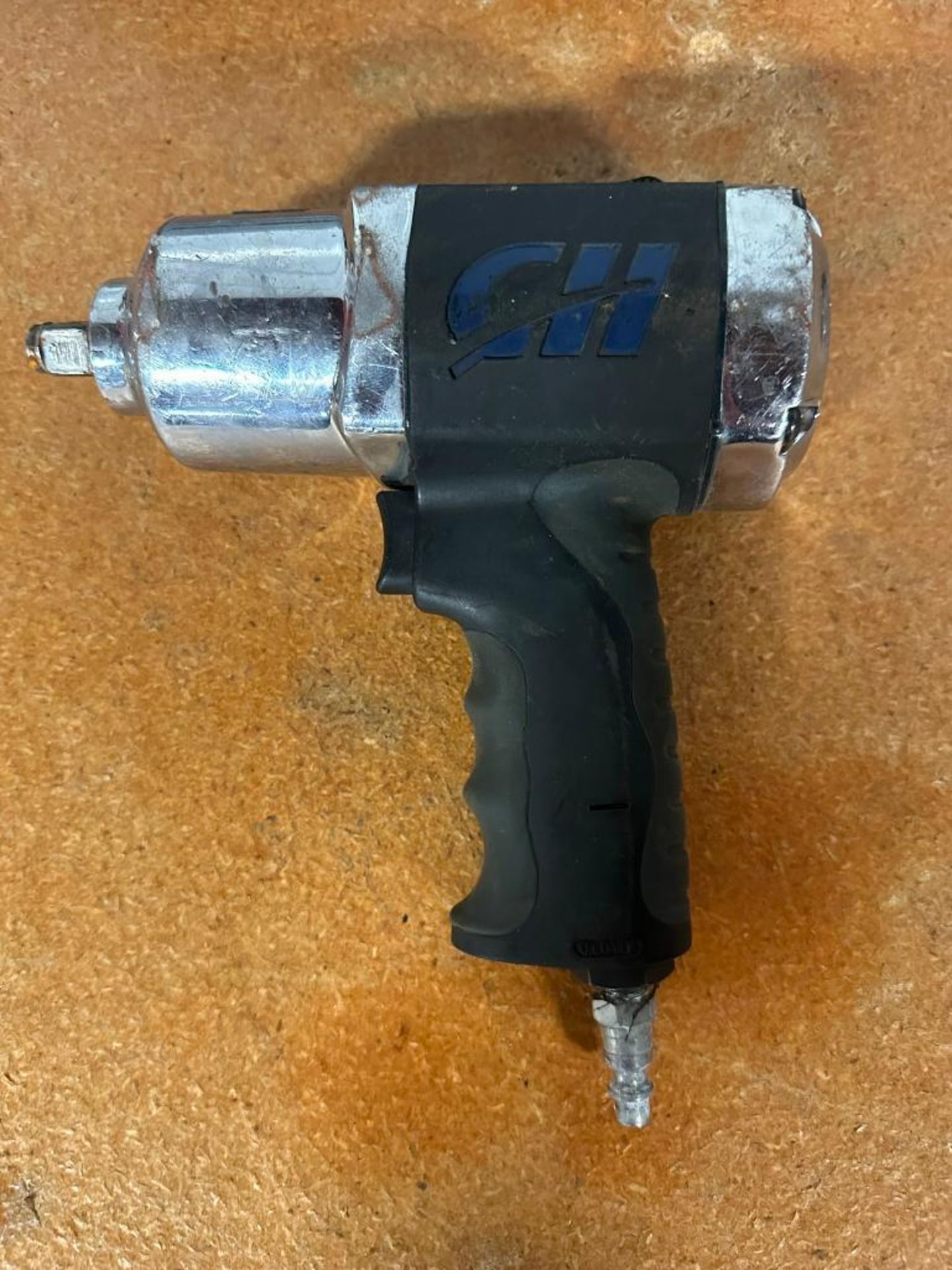 (1) Campbell Hausfeld 1/2" pneumatic impact wrench, (1) 4000 PSI pressure washer hose, located in - Bild 2 aus 7