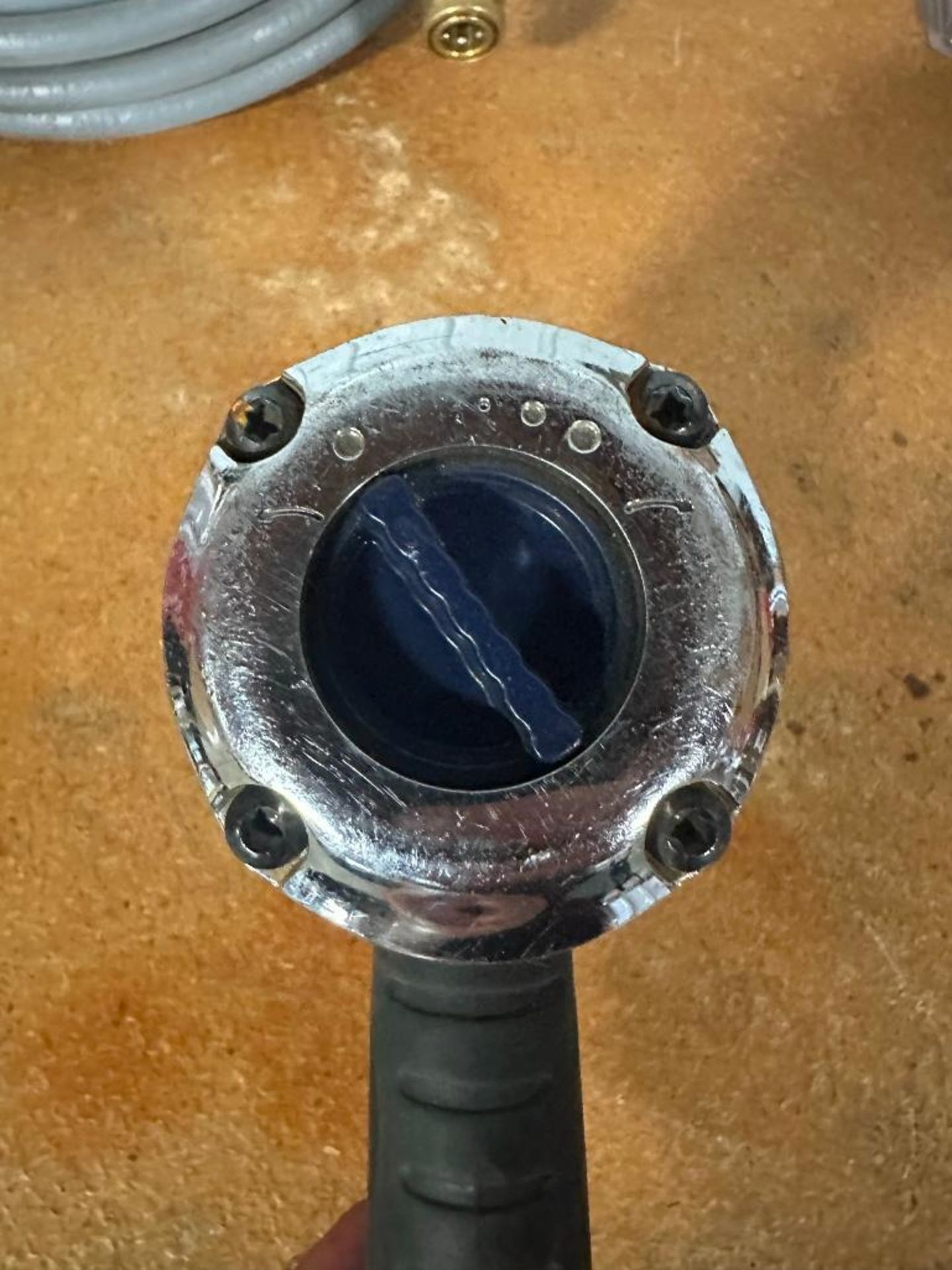 (1) Campbell Hausfeld 1/2" pneumatic impact wrench, (1) 4000 PSI pressure washer hose, located in - Bild 4 aus 7