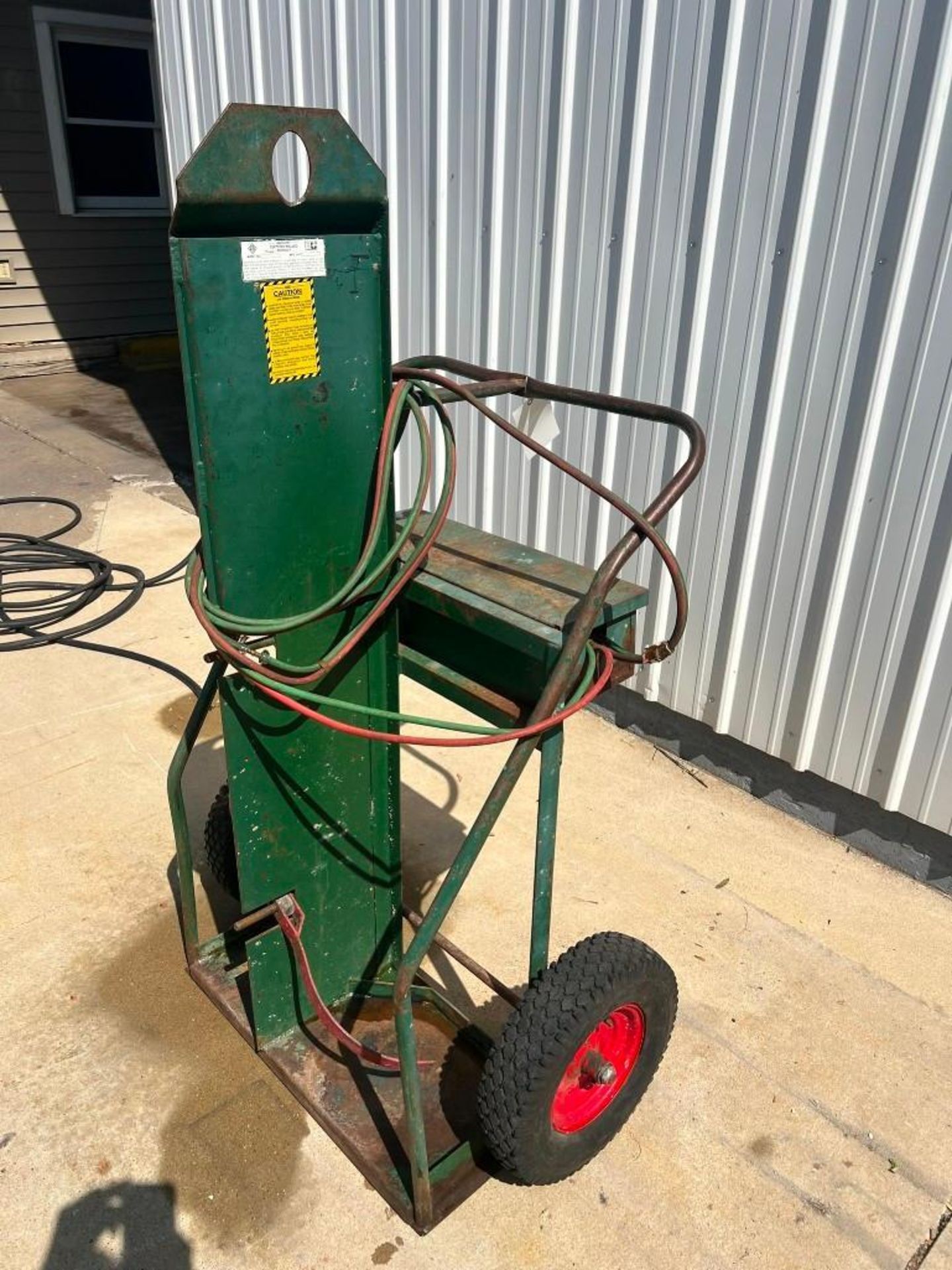 welding cylinder torch cart, located in Mt. Pleasant, IA. - Image 2 of 5