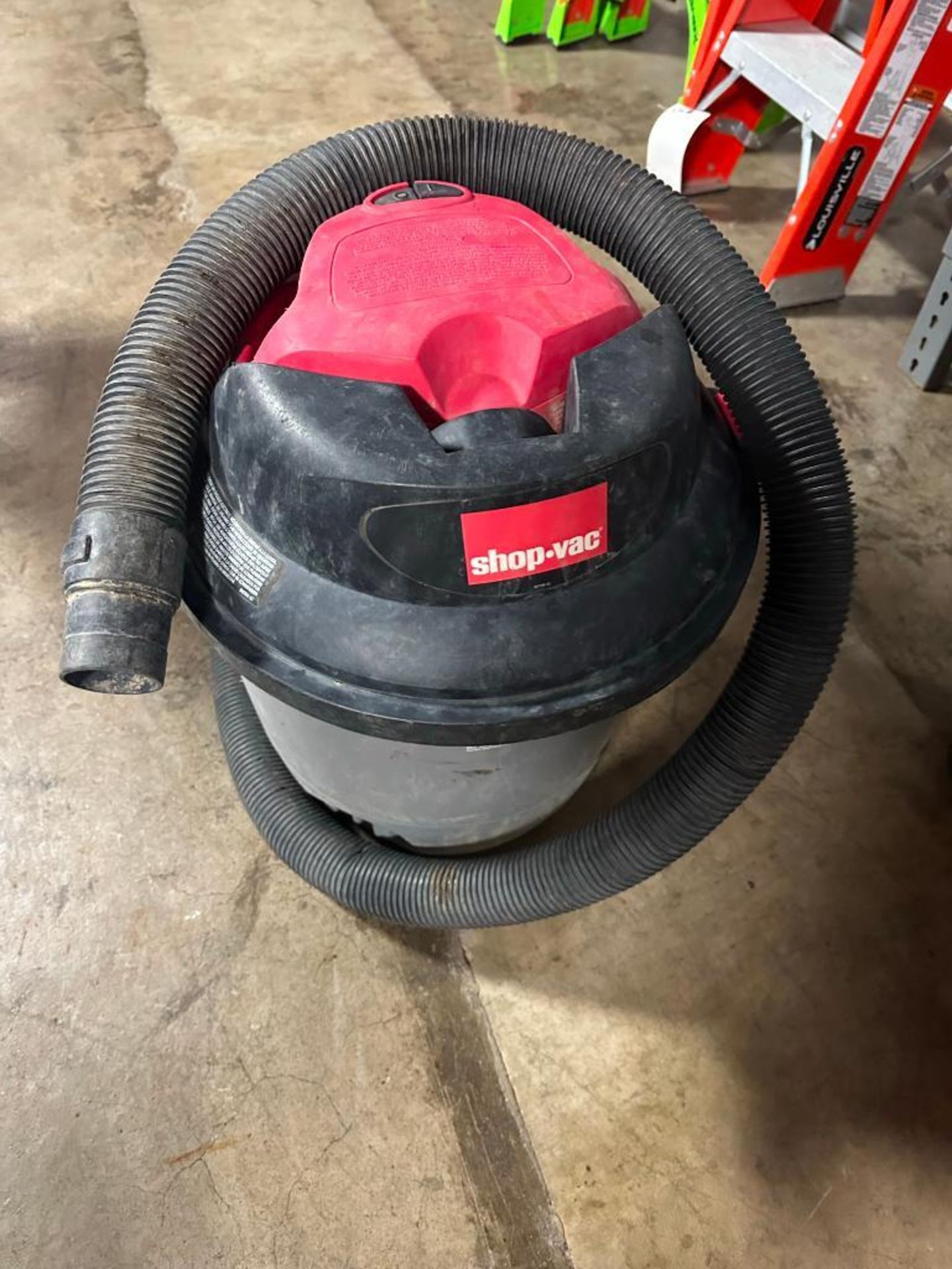 12 gallon shop vac, located in Mt. Pleasant, IA.