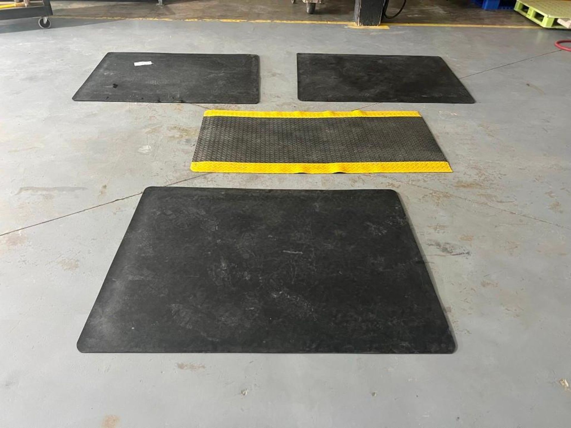 (3) 4' x 5' fatigueÊmat, (1) 3' x 5' fatigue mat, located in Mt Pleasant, IA.