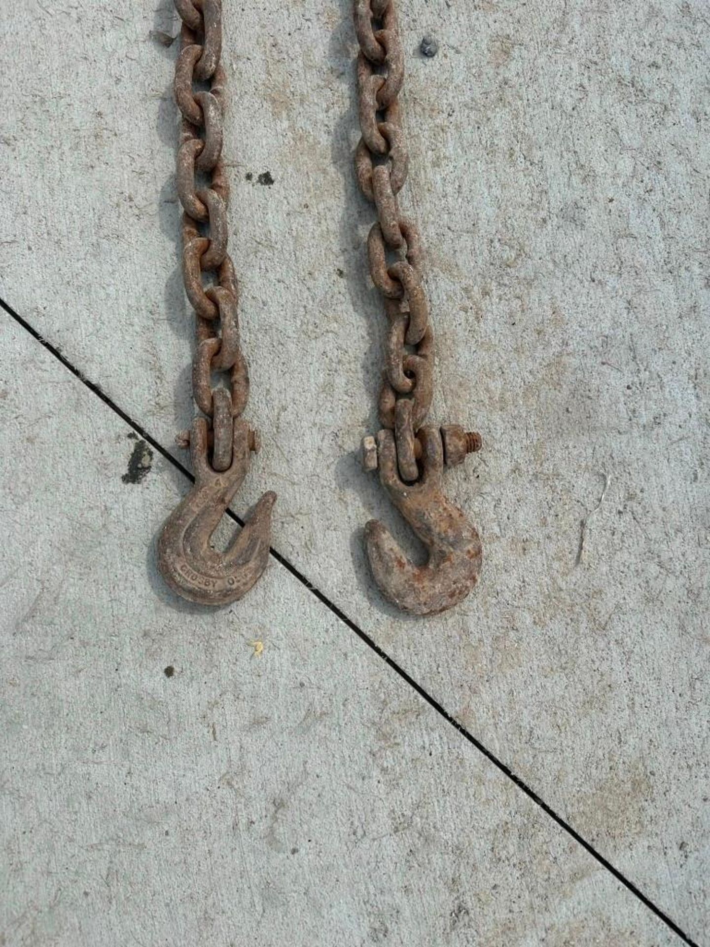 (2) chain with hook - Image 2 of 3