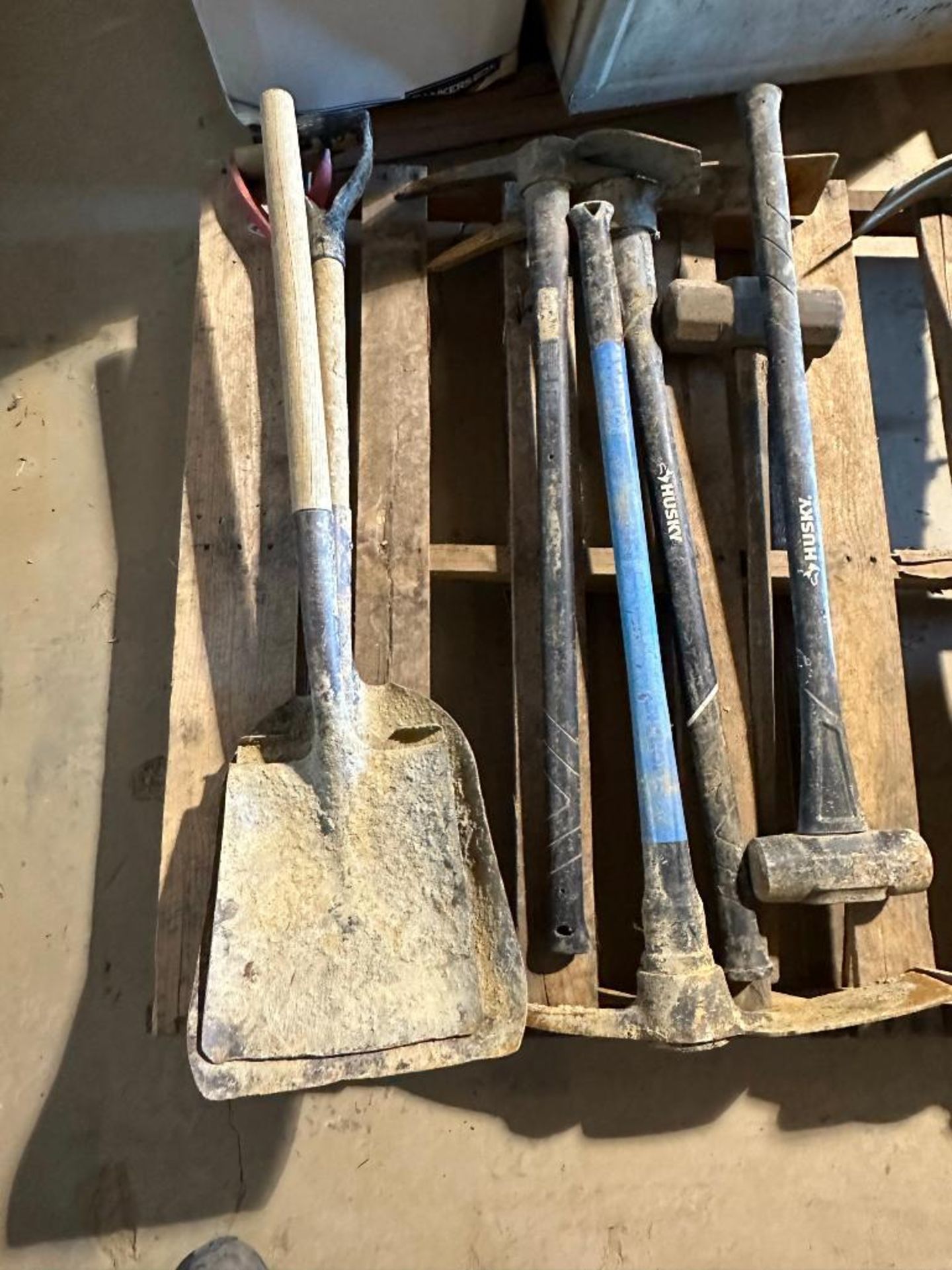 Pallet of tools to include scoop shovel, pick axe, maul - Image 4 of 5