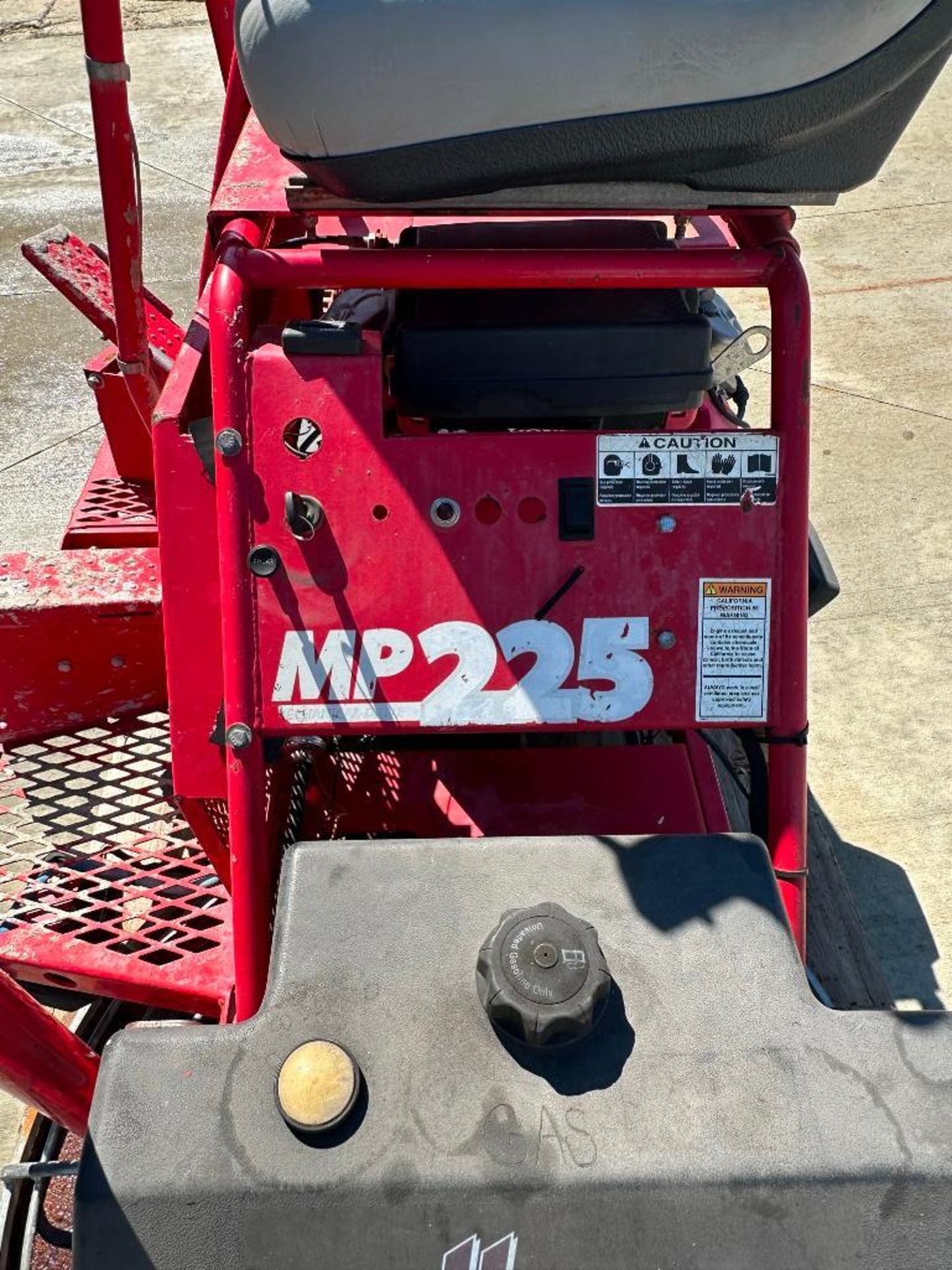 Allen MP225 ride-on edge concrete power trowel, Honda 24hp engine, manual pitch control, finish - Image 8 of 11
