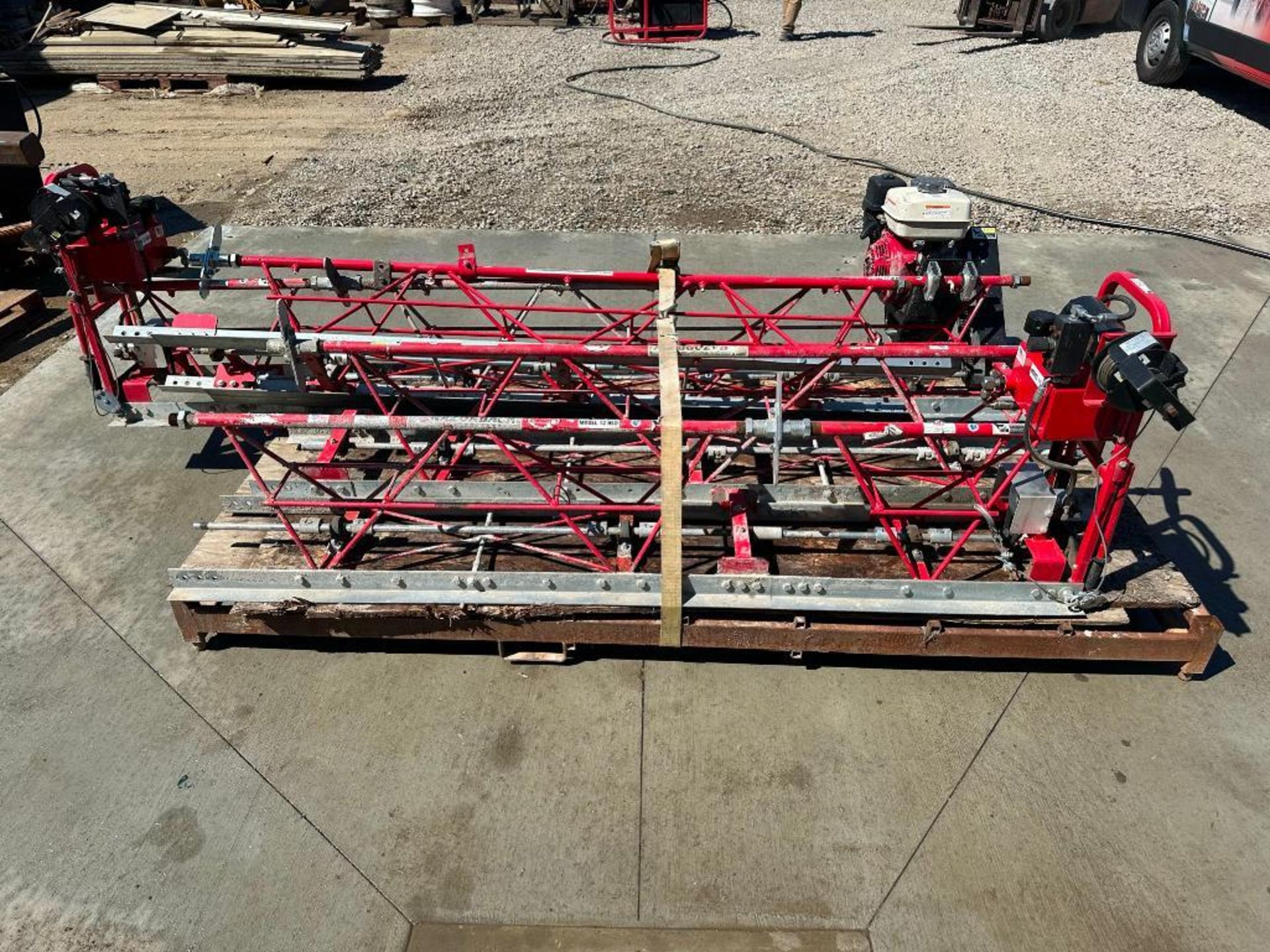 Allen Razorback 12HED steel truss screed, hydraulic winch control, 32' total length, honda GX270 - Image 5 of 11