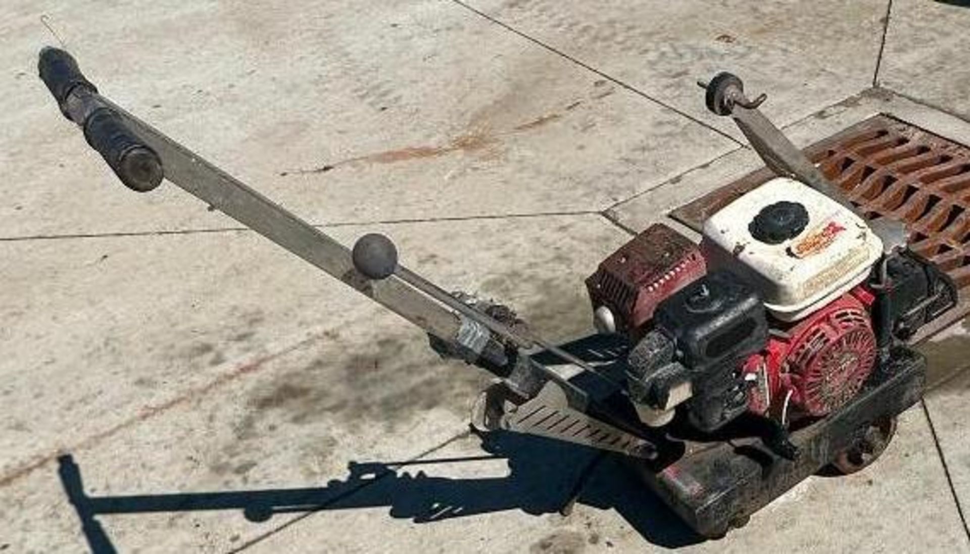 Rapid Cut 3 green cut concrete saw, 4HP Honda engine, runs and operates - Image 2 of 6