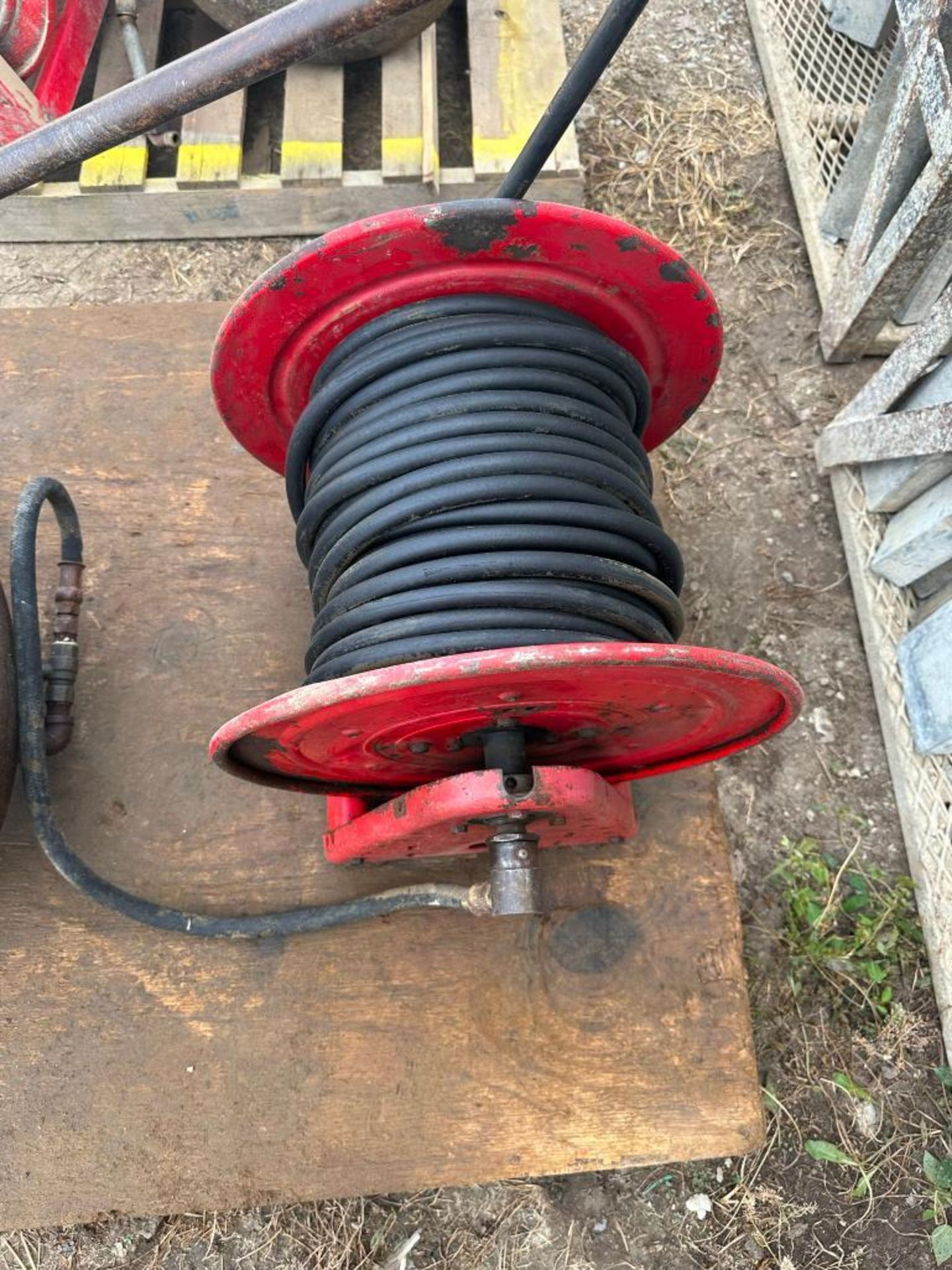 Form oiler with hose and reel - Image 3 of 4