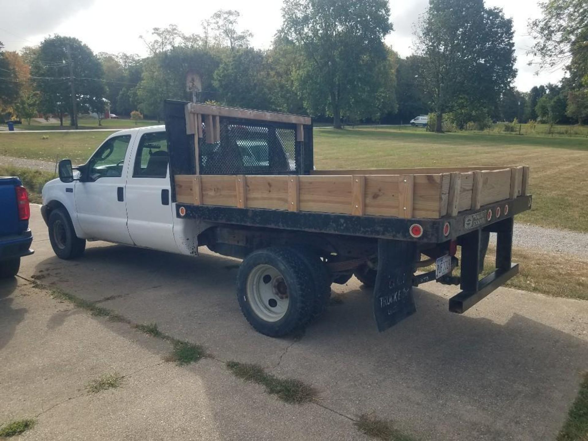 2004 Ford F350 XL Super Duty truck, miles:129k , VIN:1FTSW30L84EC19932 - Image 2 of 16