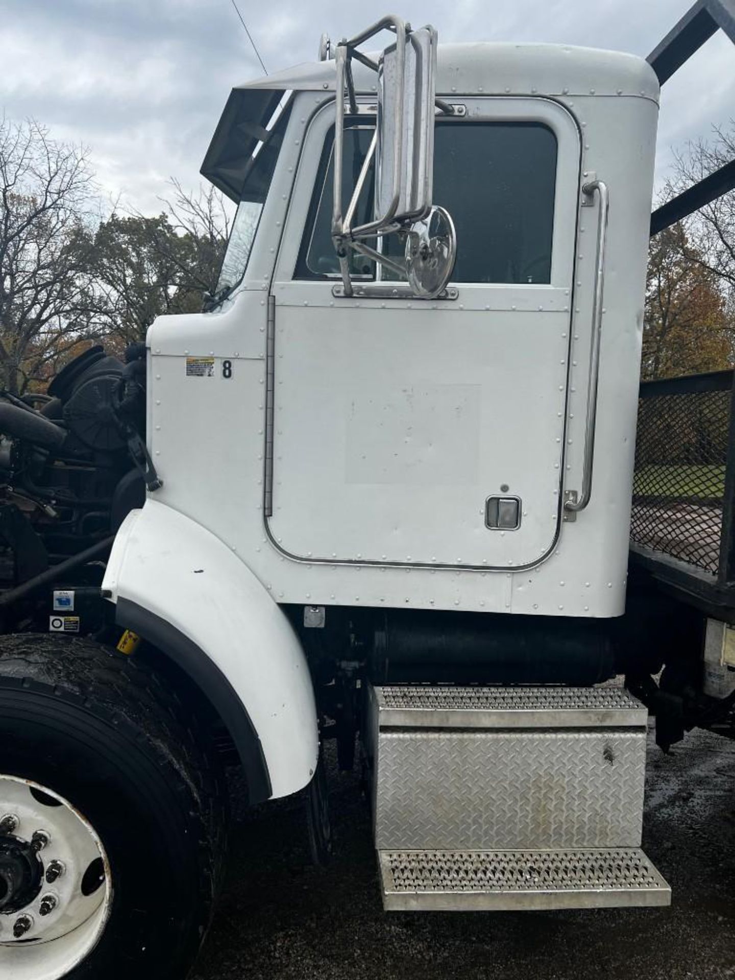 2004 PM 34 knuckle boom mounted on 2004 Peterbilt 330 truck, 8x6, engine: Cummins, transmission: - Image 36 of 53